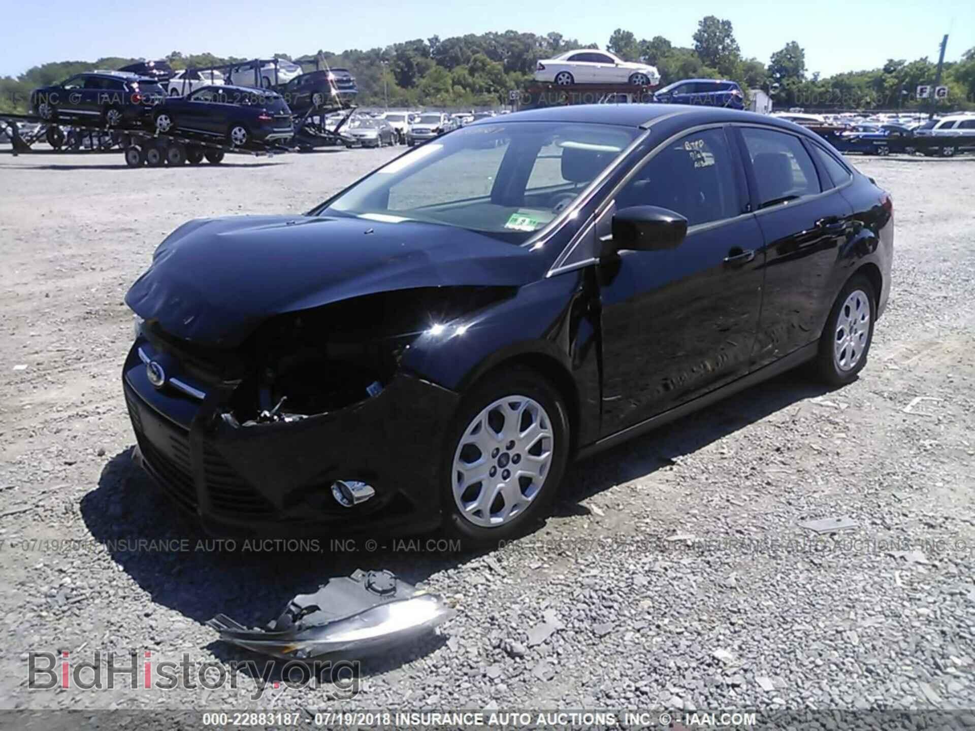2012 Ford Focus - VIN: 1FAHP3F20CL217758 - Фото 2
