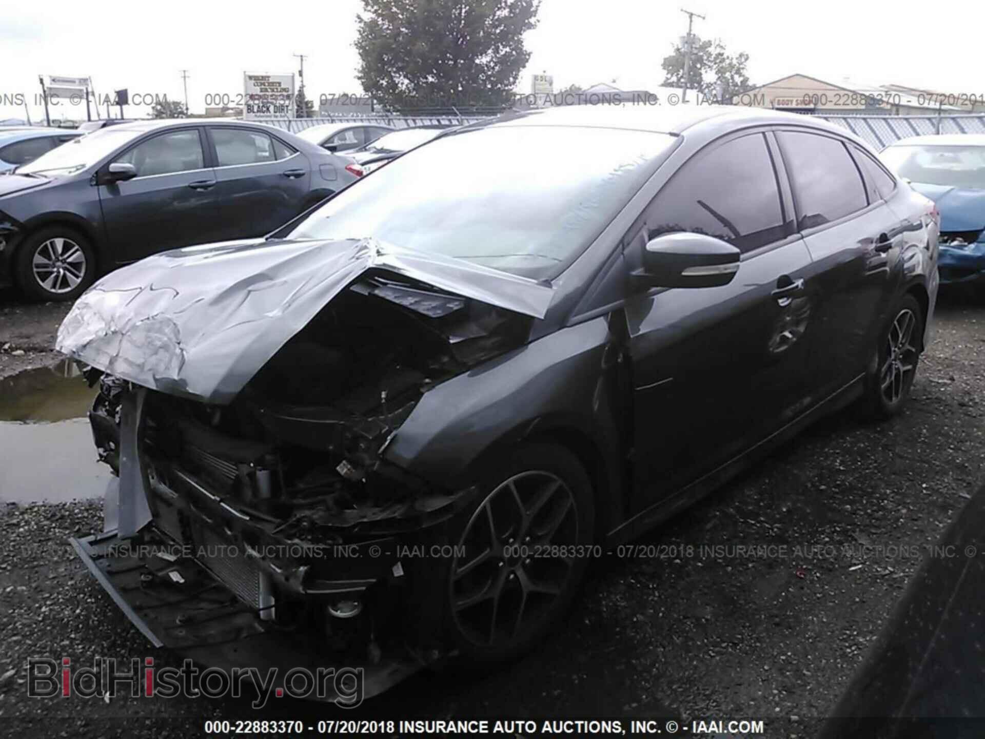 2015 Ford Focus - VIN: 1FADP3F2XFL247496 - Photo 2