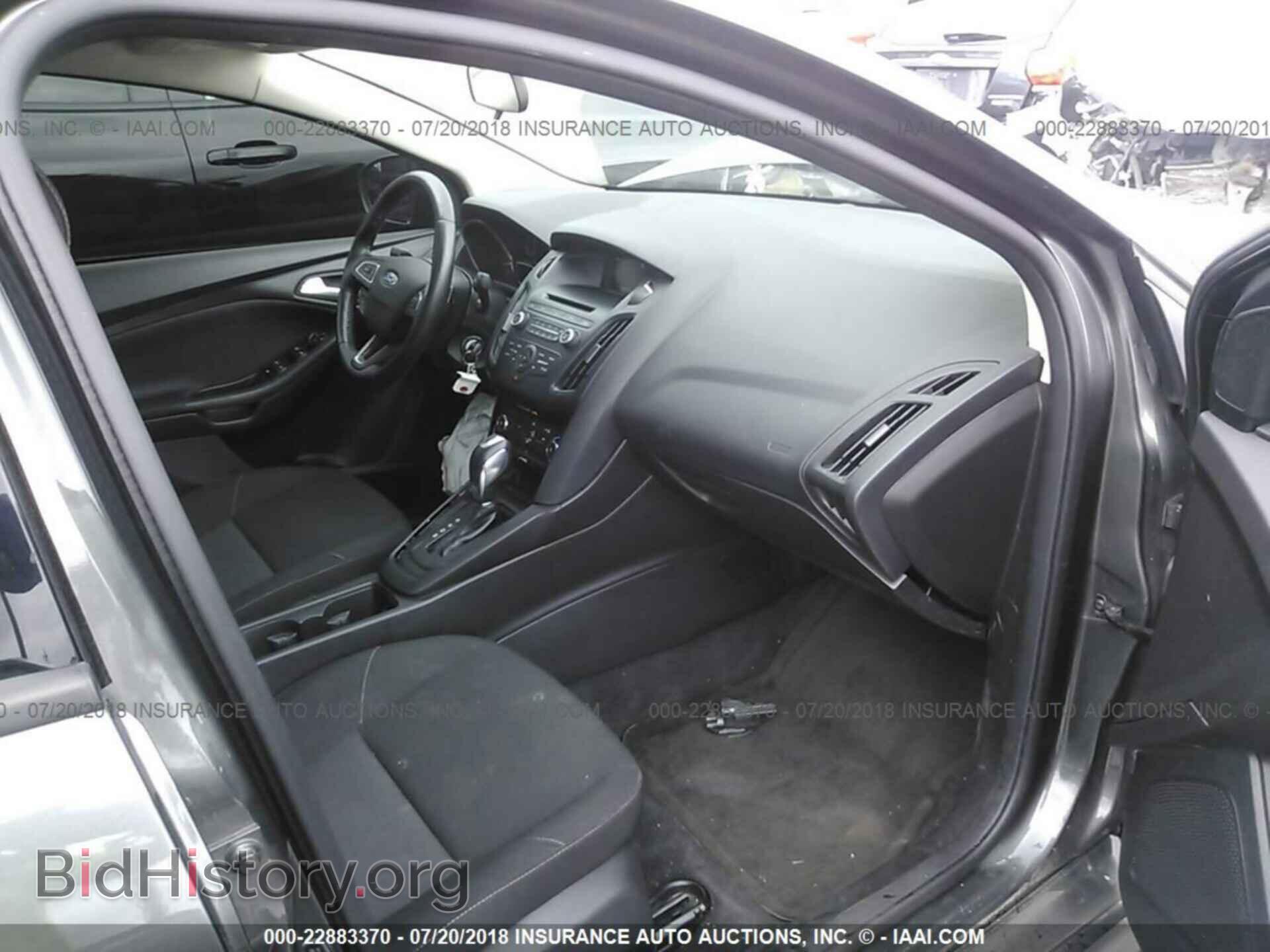 2015 Ford Focus - VIN: 1FADP3F2XFL247496 - Photo 5