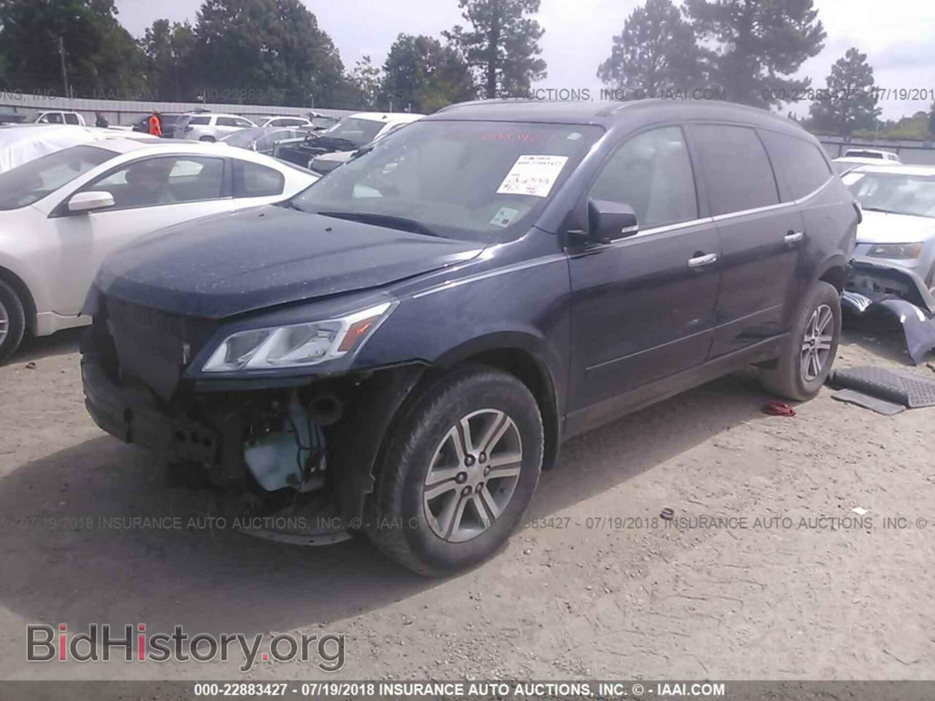 2015 Chevrolet Traverse - VIN: 1GNKRHKDXFJ192566 - Фото 2