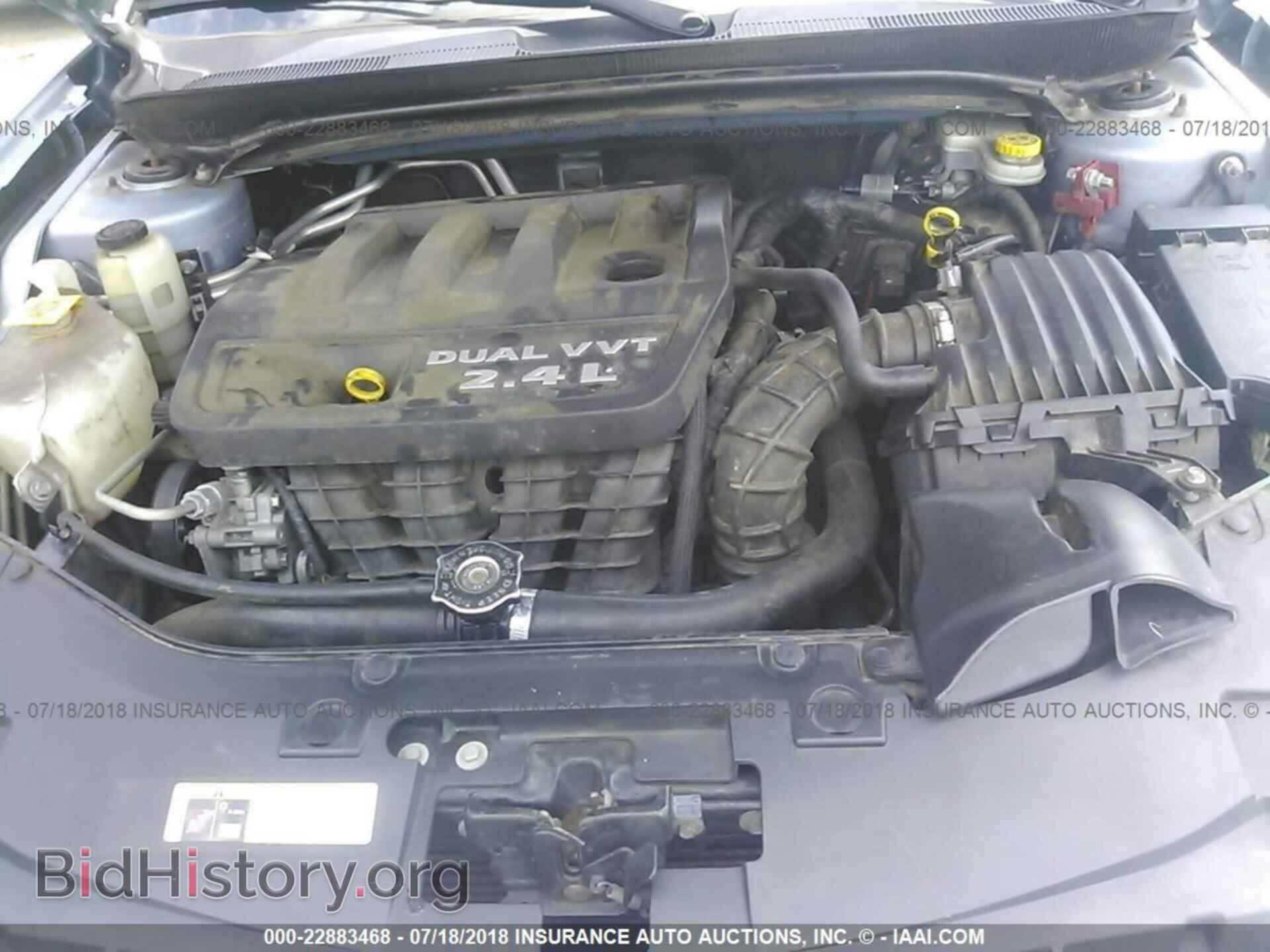 2014 Chrysler 200 - VIN: 1C3CCBAB2EN123524 - Фото 10