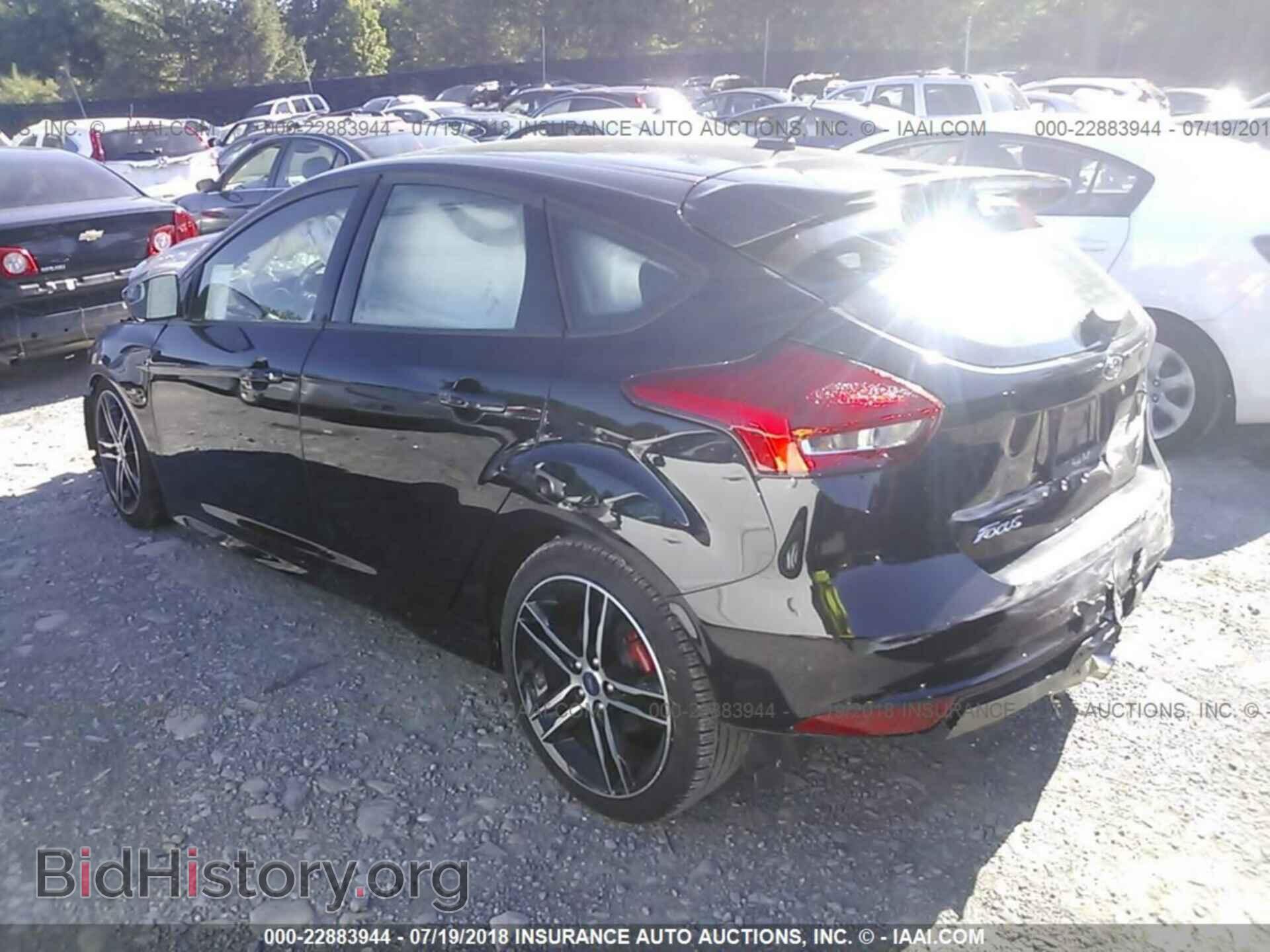 2018 Ford Focus - VIN: 1FADP3L91JL213294 - Фото 3