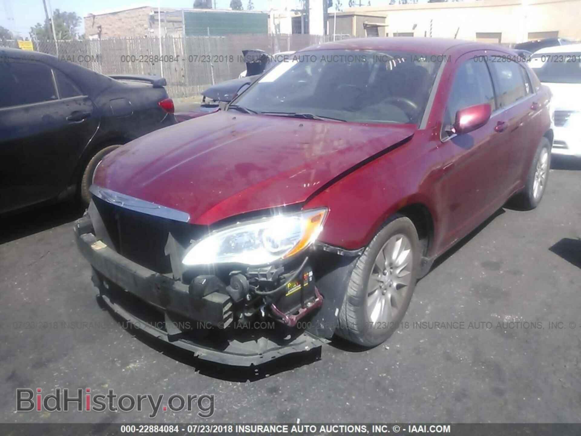 2014 Chrysler 200 - VIN: 1C3CCBAB1EN122803 - Photo 2