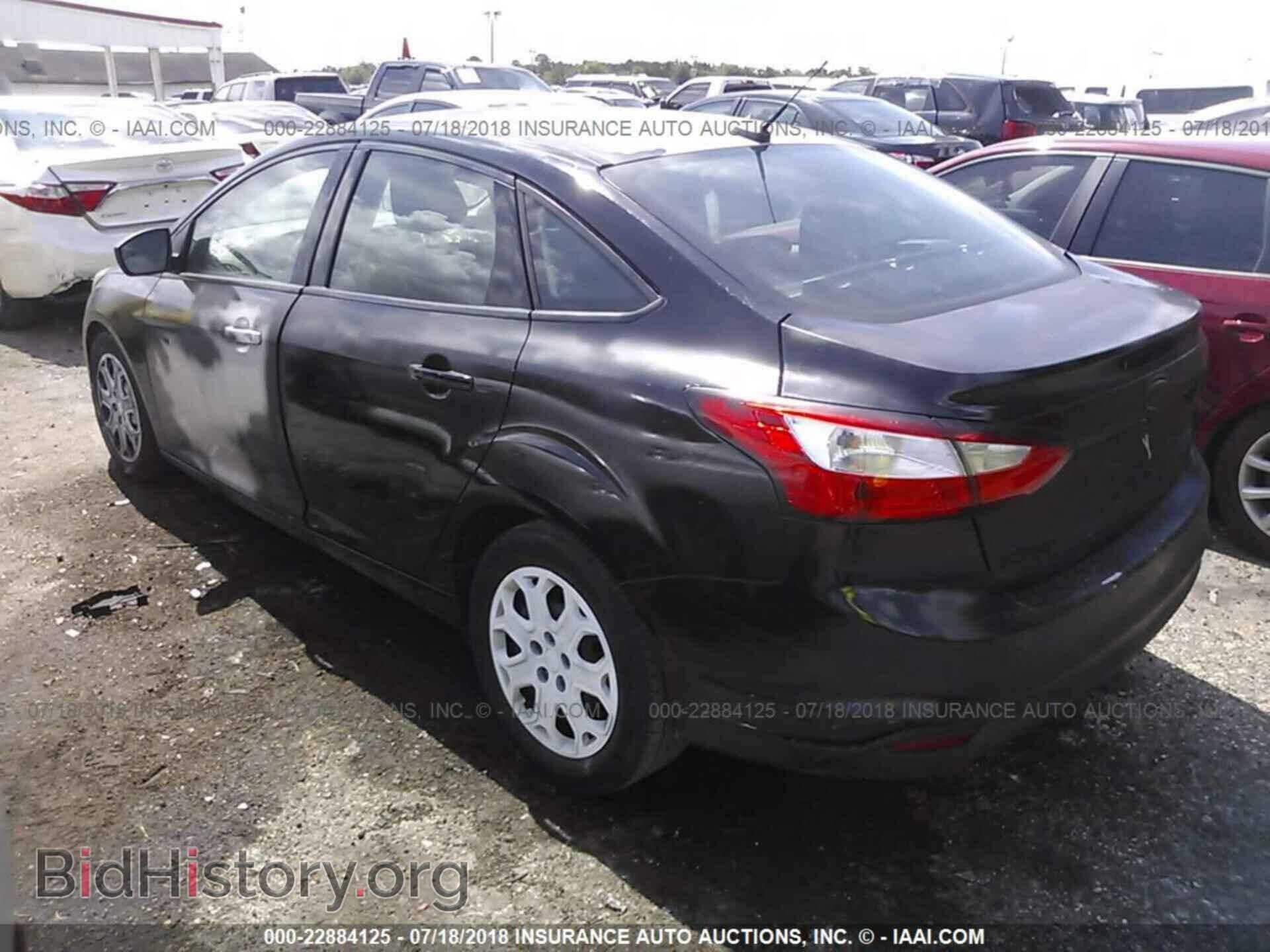 2012 Ford Focus - VIN: 1FAHP3F22CL131481 - Photo 3