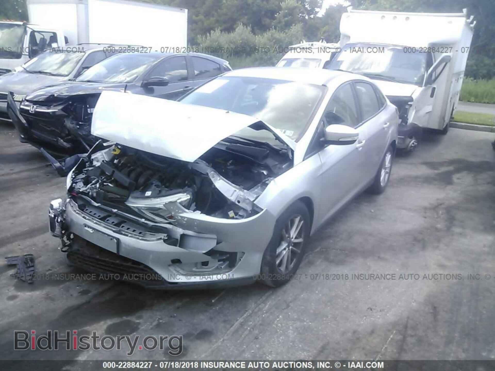 2015 Ford Focus - VIN: 1FADP3F21FL242459 - Фото 2