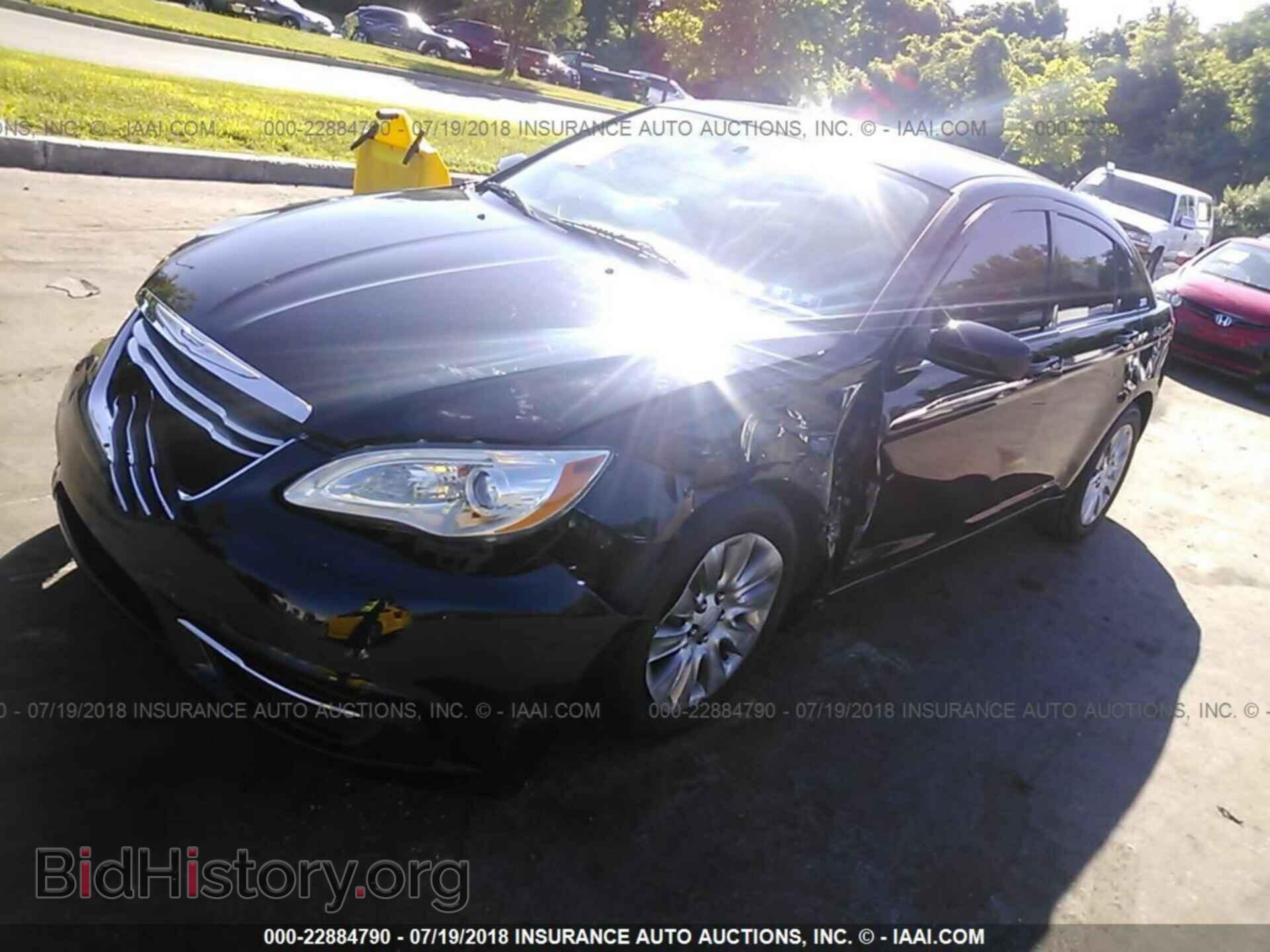2013 Chrysler 200 - VIN: 1C3CCBAG8DN754983 - Photo 2