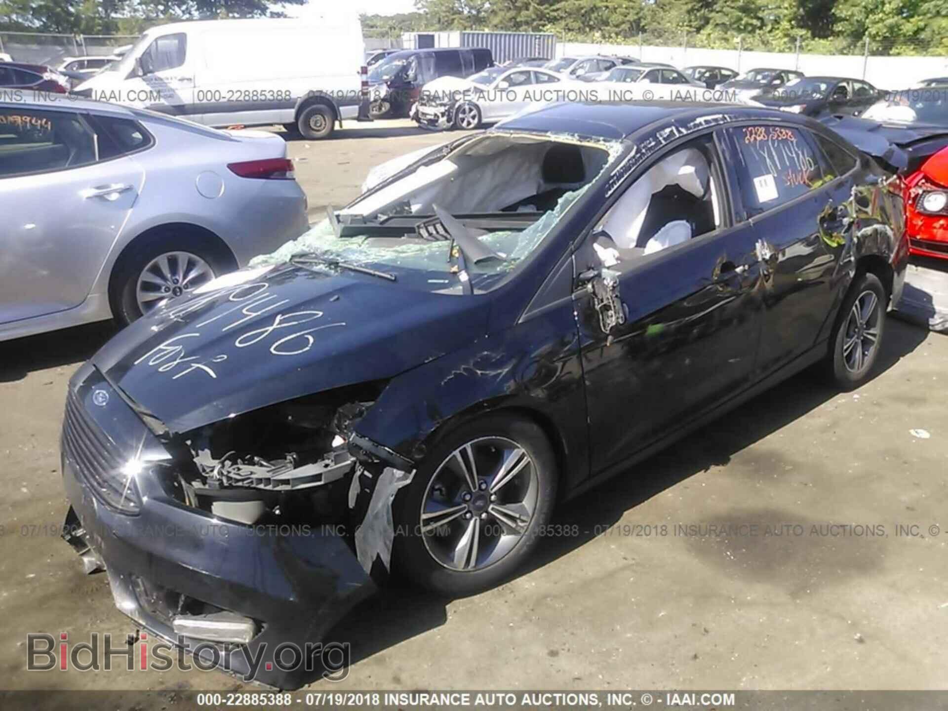 2016 Ford Focus - VIN: 1FADP3FE5GL219262 - Photo 2