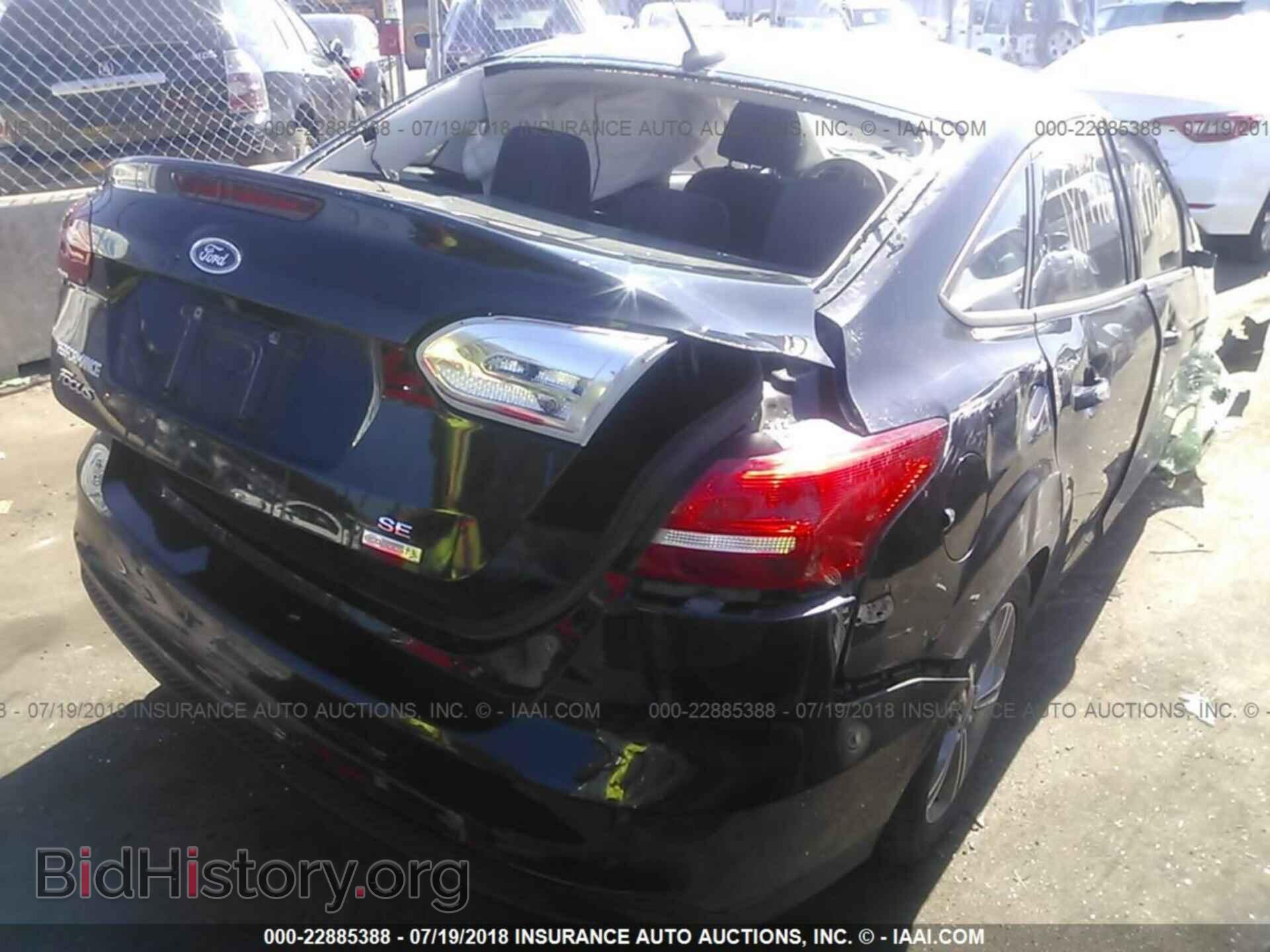 2016 Ford Focus - VIN: 1FADP3FE5GL219262 - Photo 4