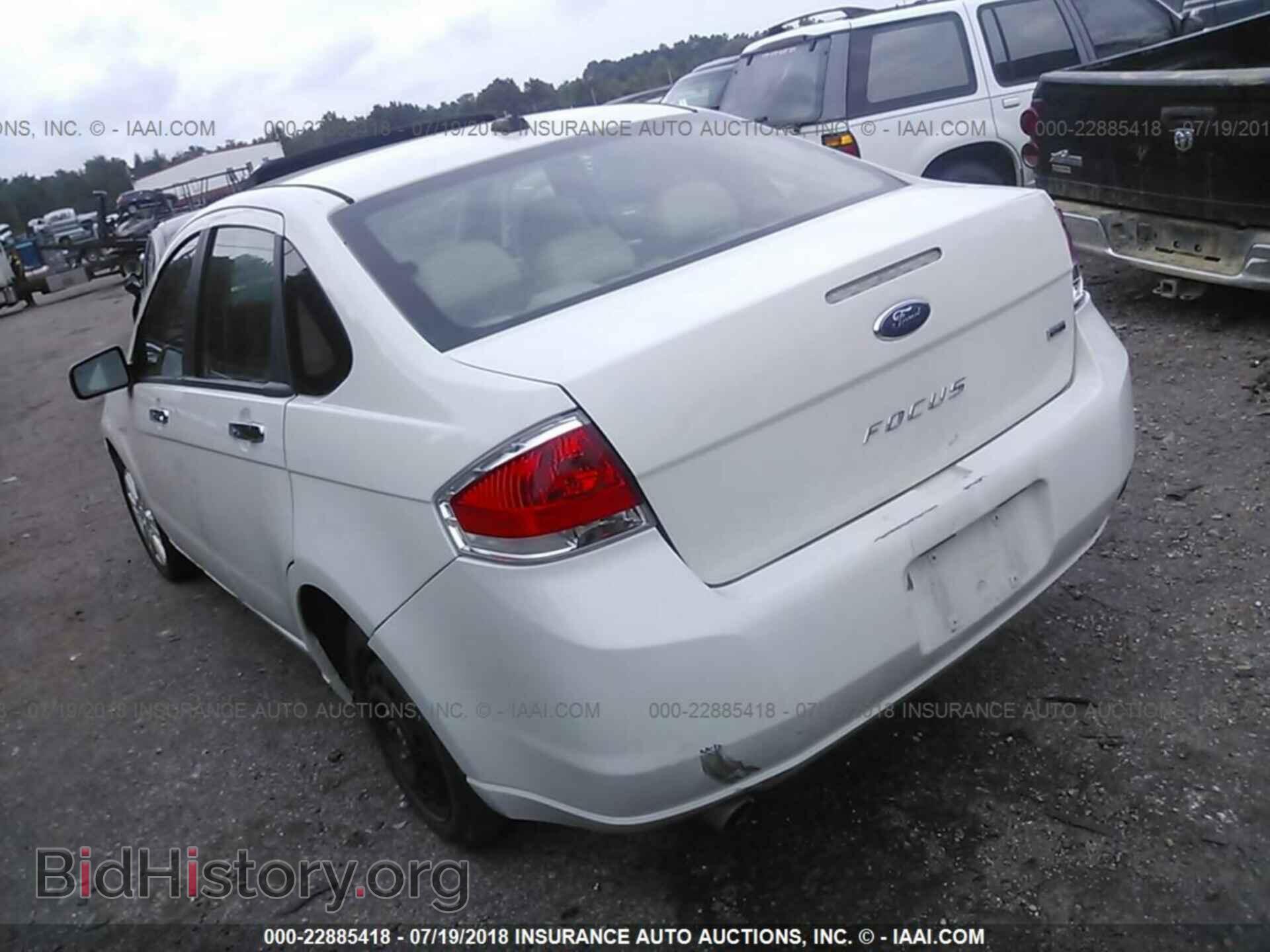 2011 Ford Focus - VIN: 1FAHP3HN3BW158869 - Фото 3