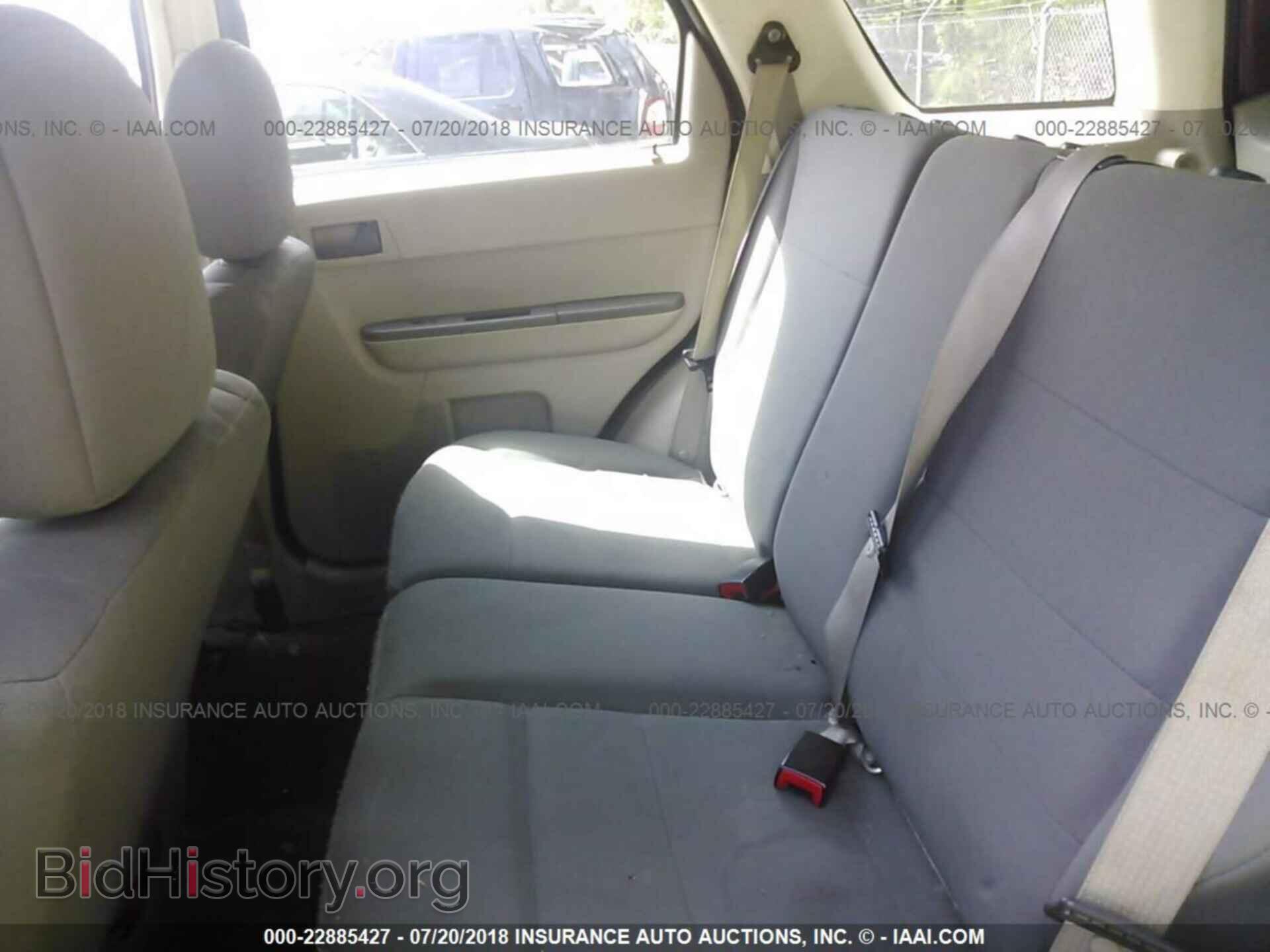 2011 Ford Escape - VIN: 1FMCU0C70BKA66609 - Фото 8