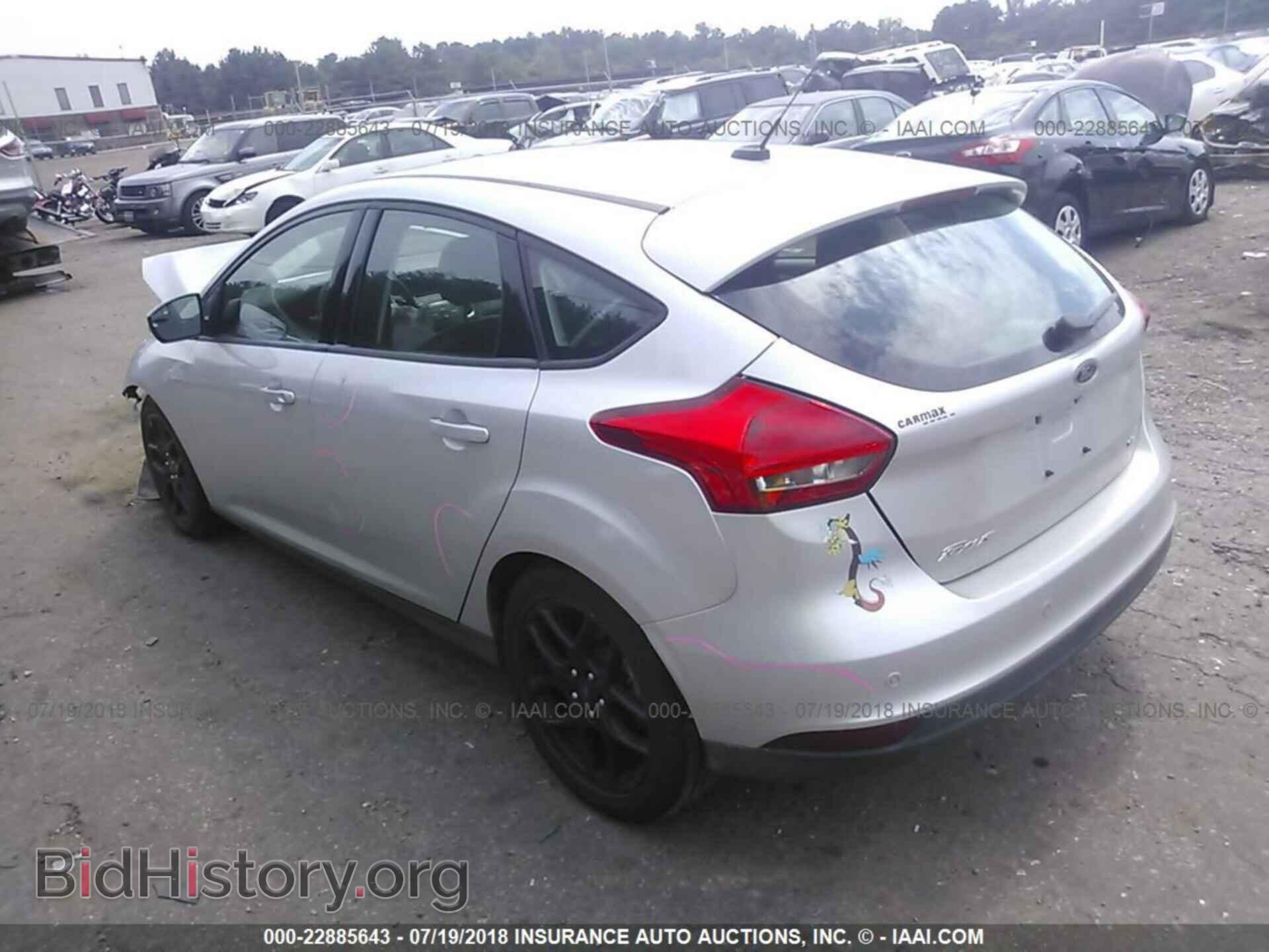 2016 Ford Focus - VIN: 1FADP3K21GL330340 - Photo 3