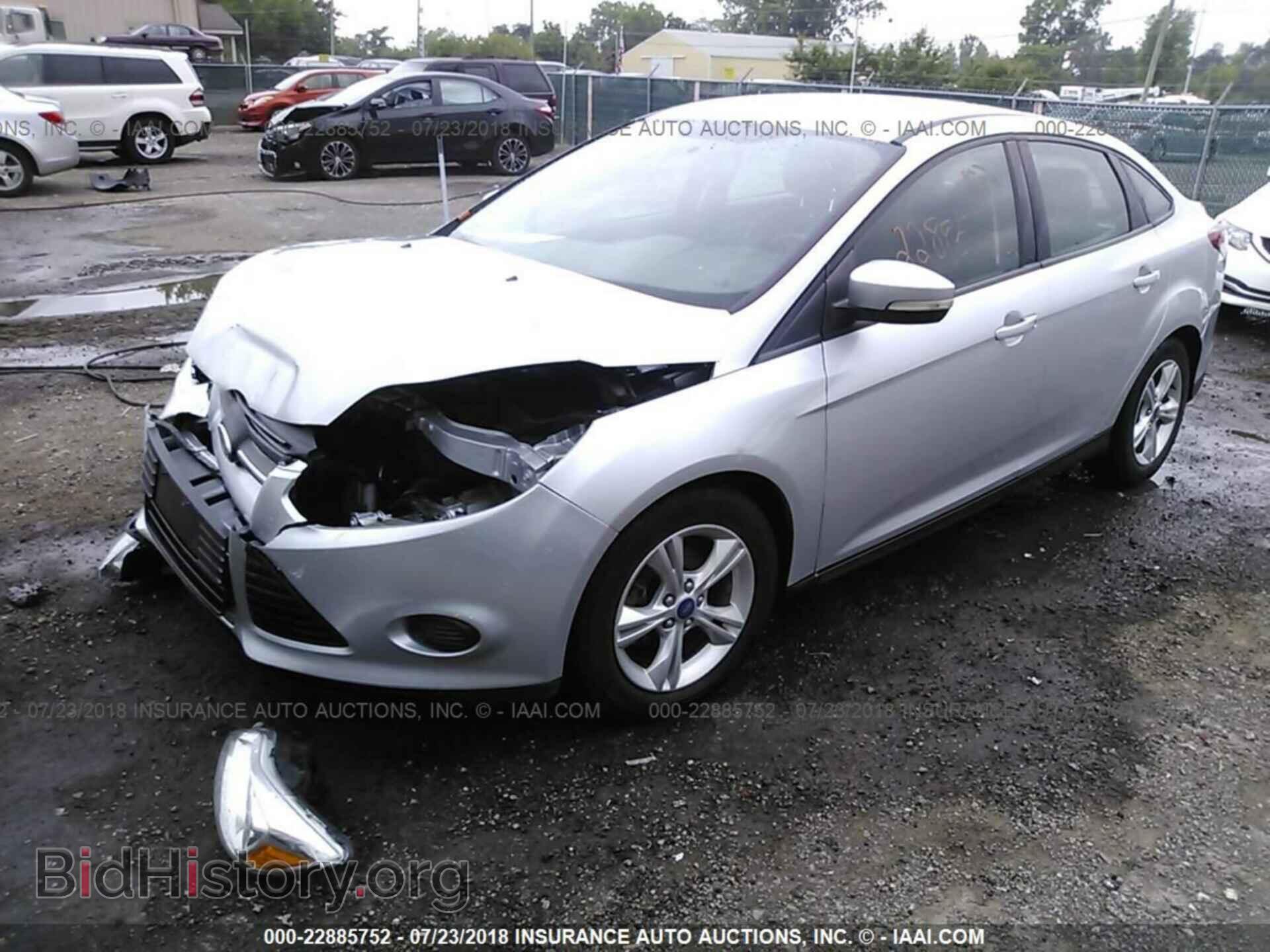 2013 Ford Focus - VIN: 1FADP3F20DL126828 - Фото 2