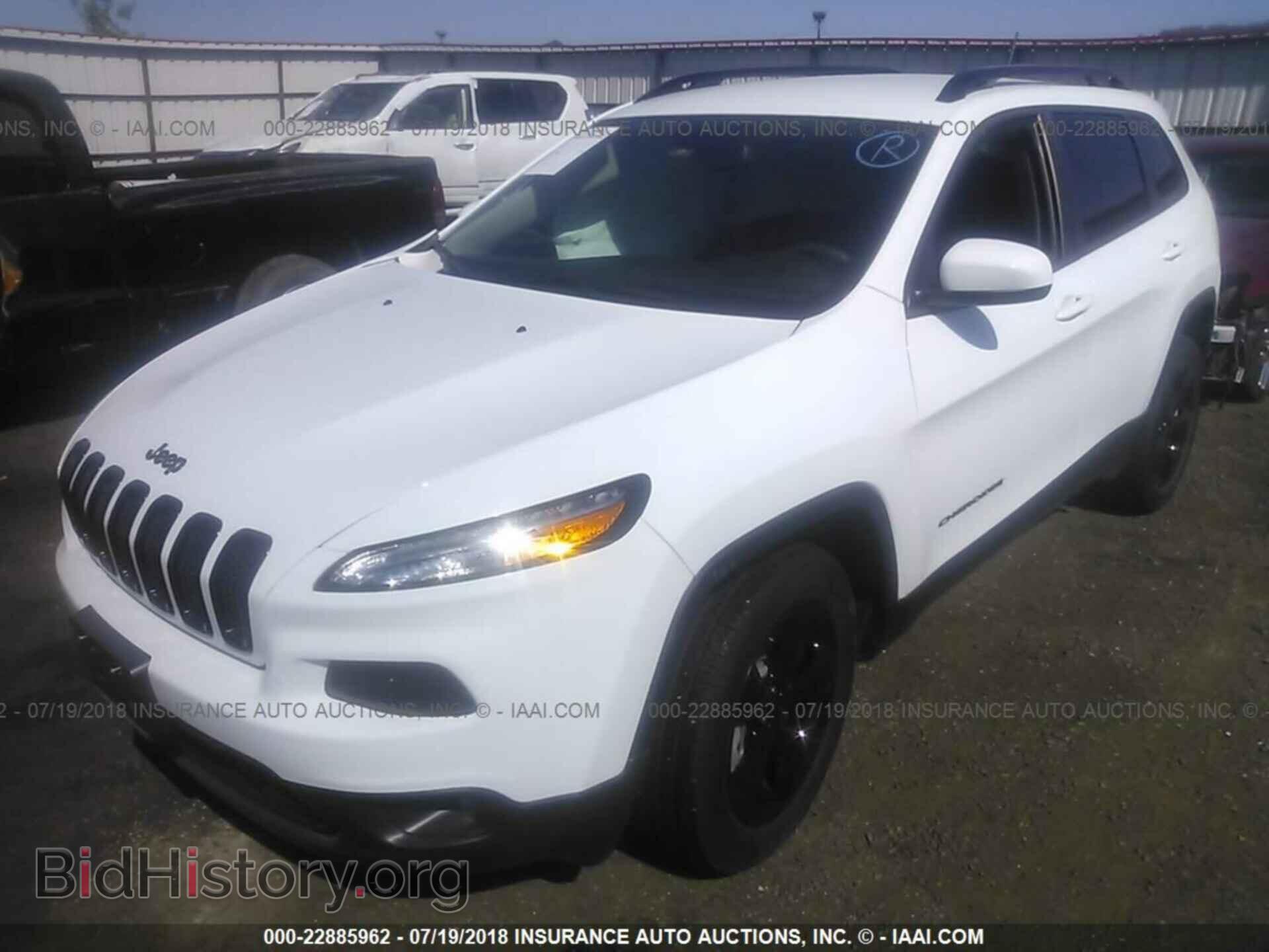 2018 Jeep Cherokee - VIN: 1C4PJMCX2JD549849 - Фото 2
