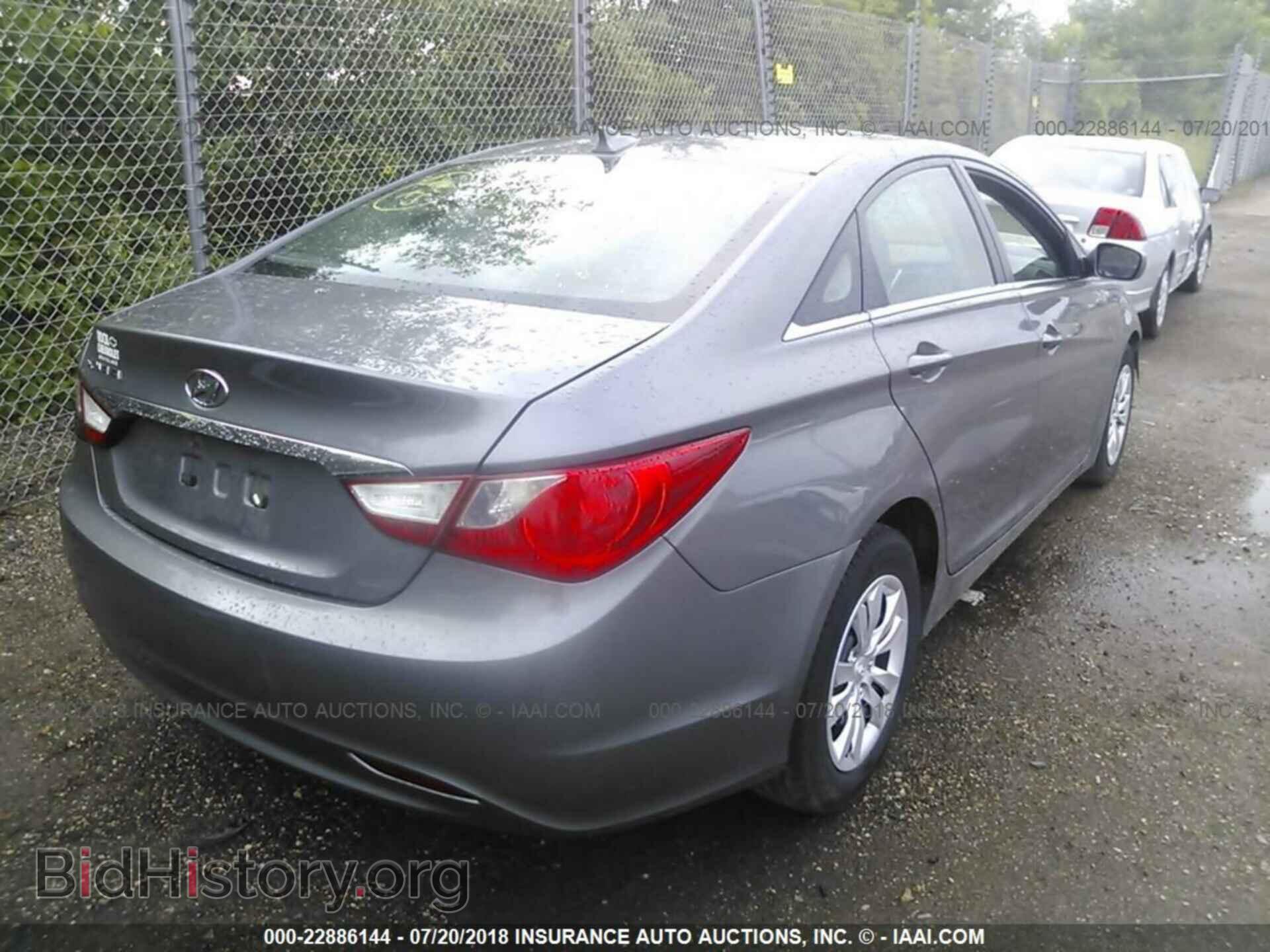 2012 Hyundai Sonata - VIN: 5NPEB4AC0CH471251 - Photo 4