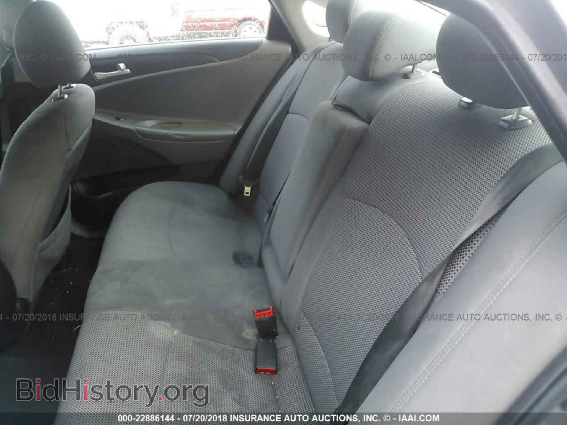 2012 Hyundai Sonata - VIN: 5NPEB4AC0CH471251 - Photo 8