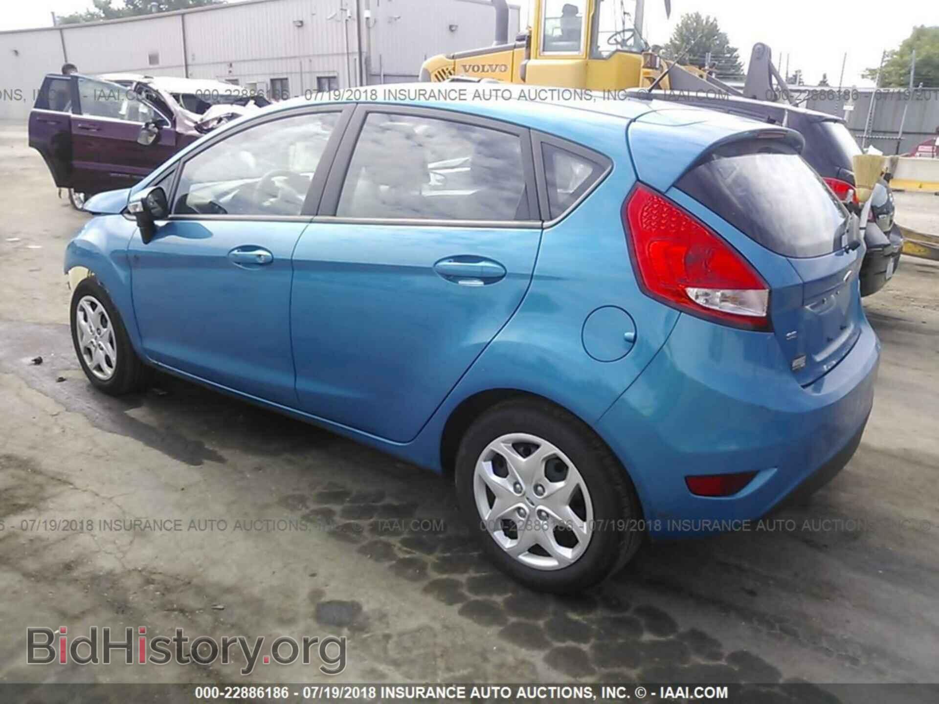 2013 Ford Fiesta - VIN: 3FADP4EJ3DM136587 - Photo 3