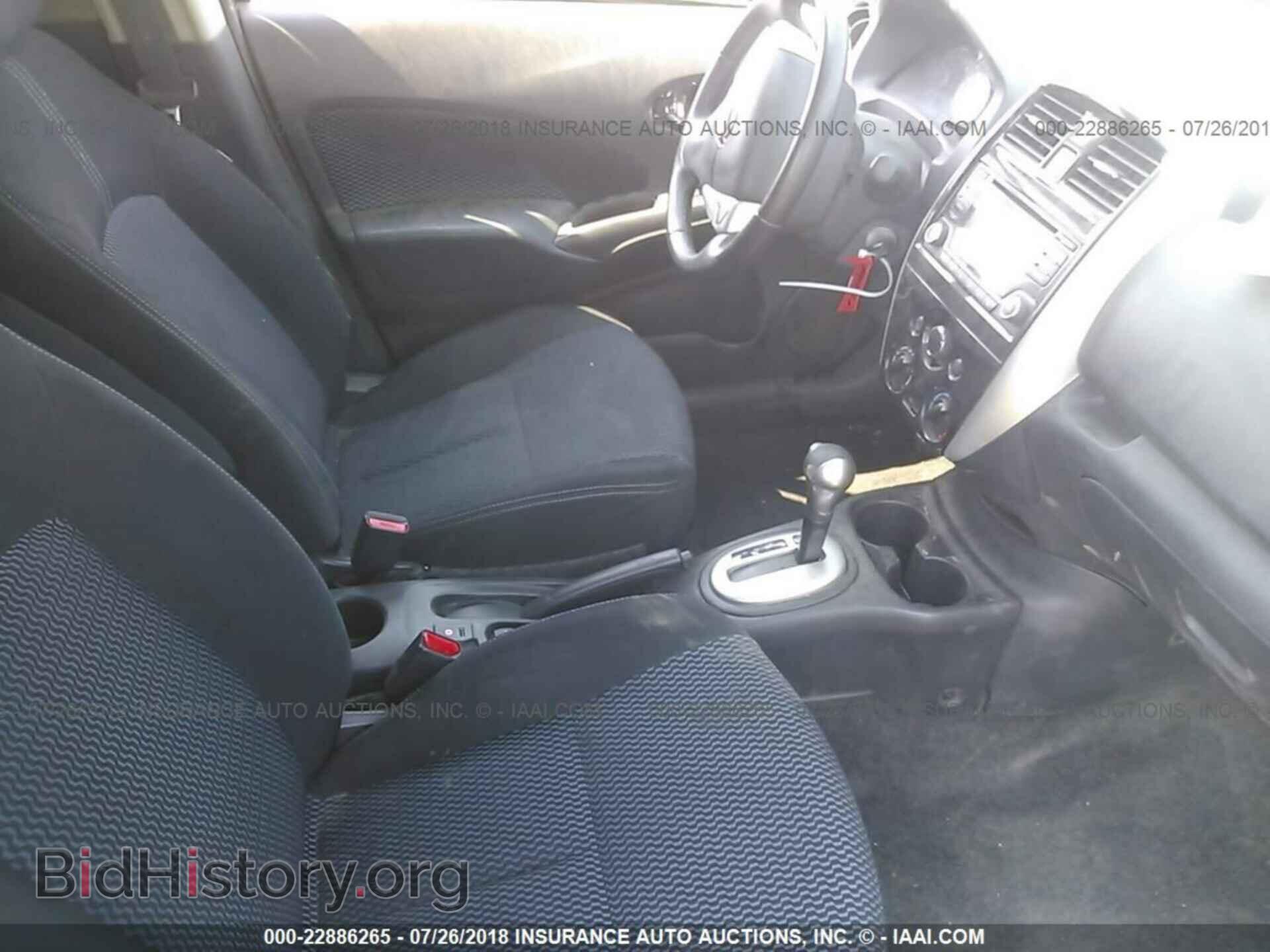 2016 Nissan Versa note - VIN: 3N1CE2CP2GL402198 - Photo 5