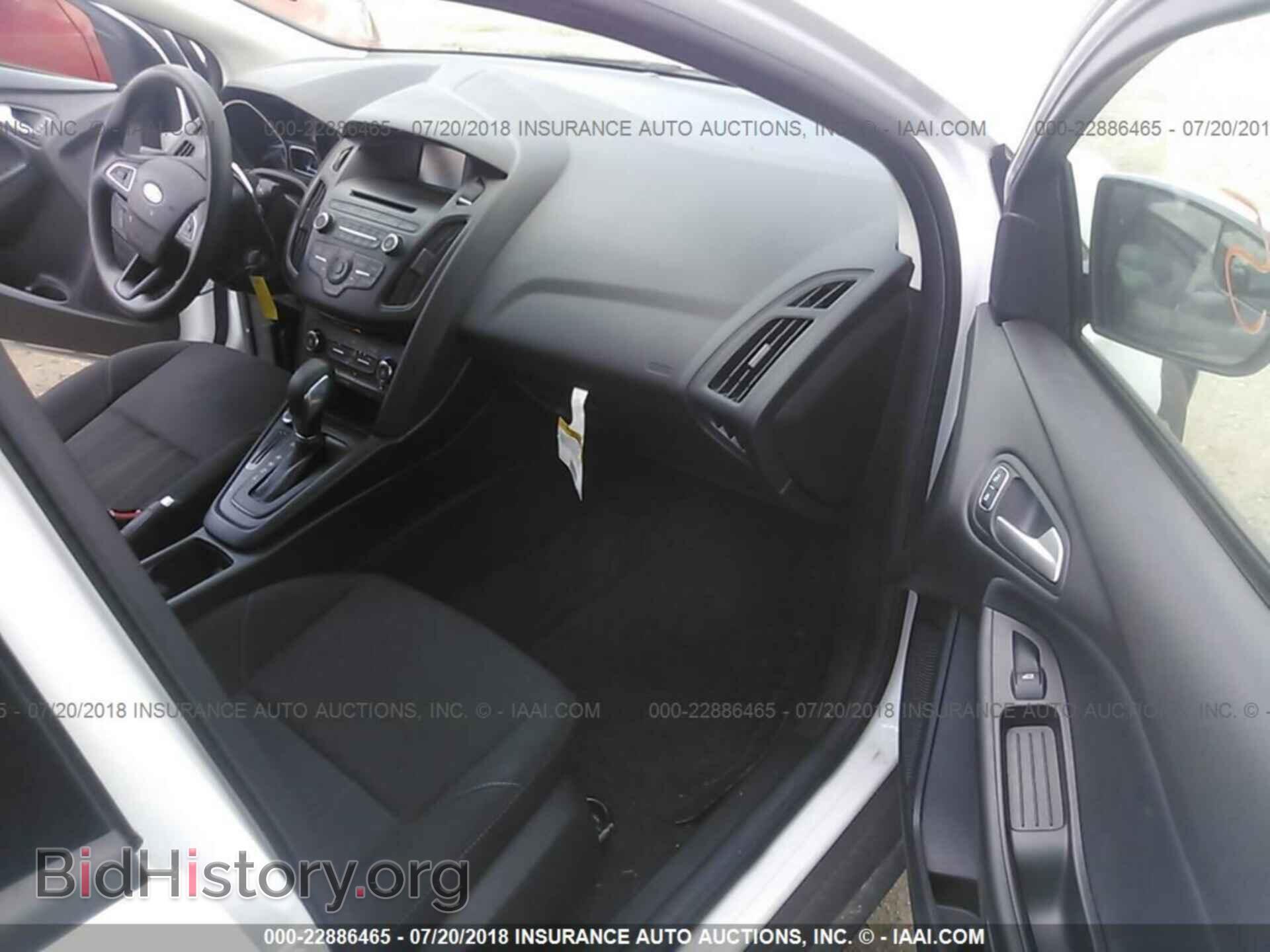 2017 Ford Focus - VIN: 1FADP3F29HL281867 - Photo 5
