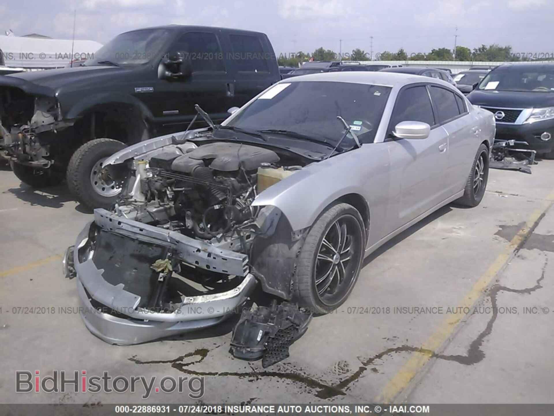 2012 Dodge Charger - VIN: 2C3CDXHG9CH303102 - Фото 2