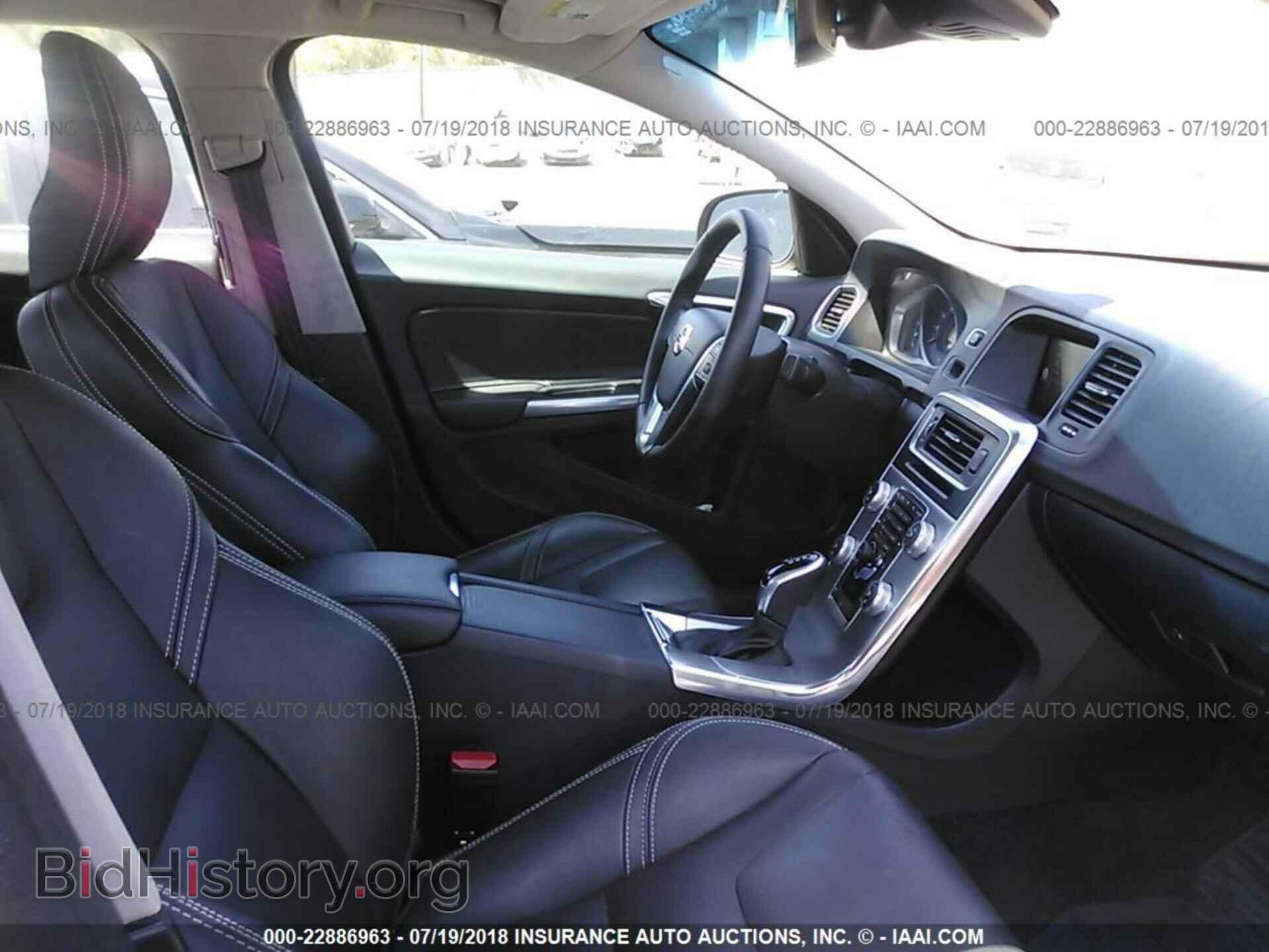 2017 Volvo S60 - VIN: YV126MFL5H2429466 - Фото 5
