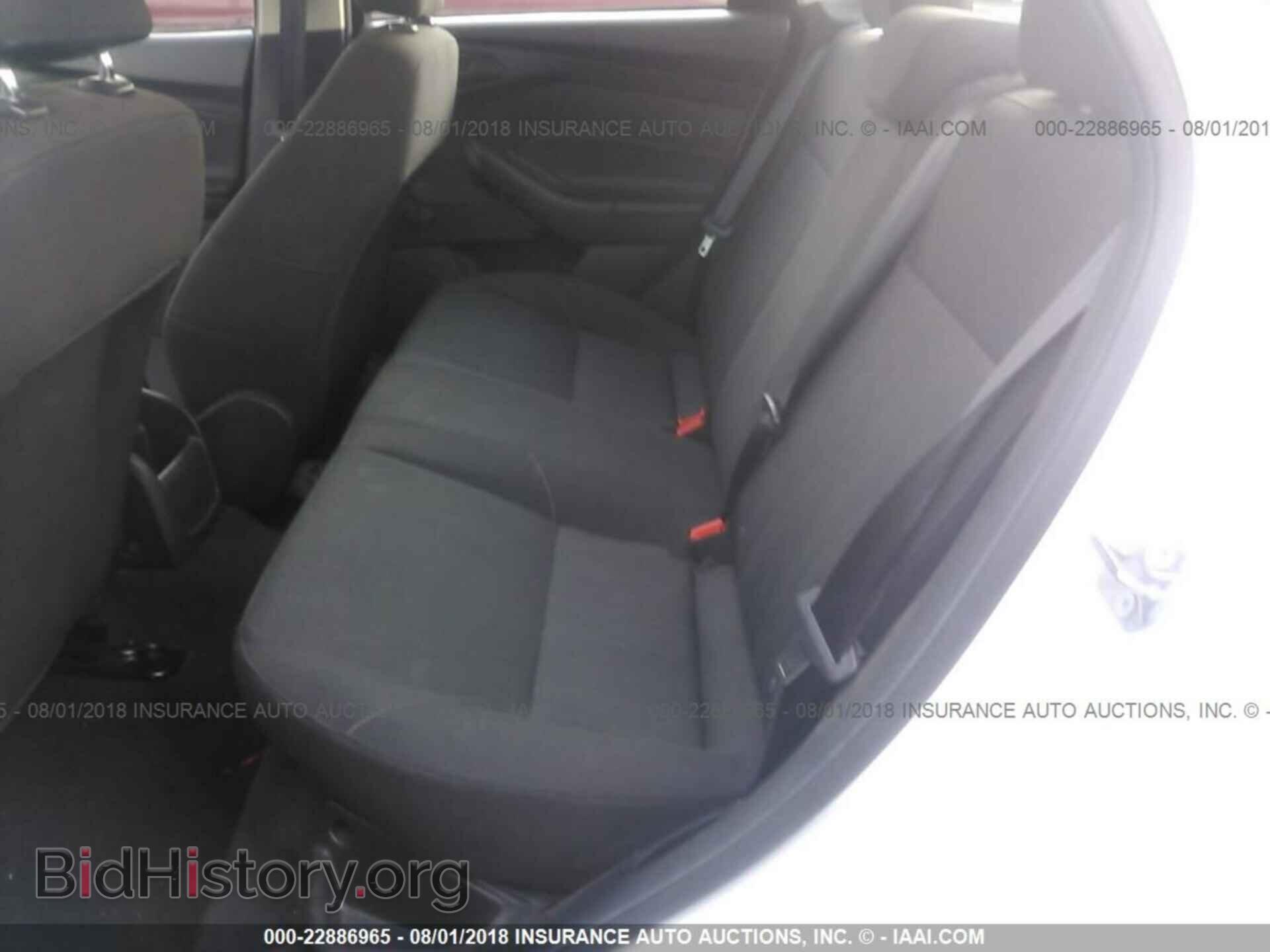 2015 Ford Focus - VIN: 1FADP3E24FL295982 - Photo 8