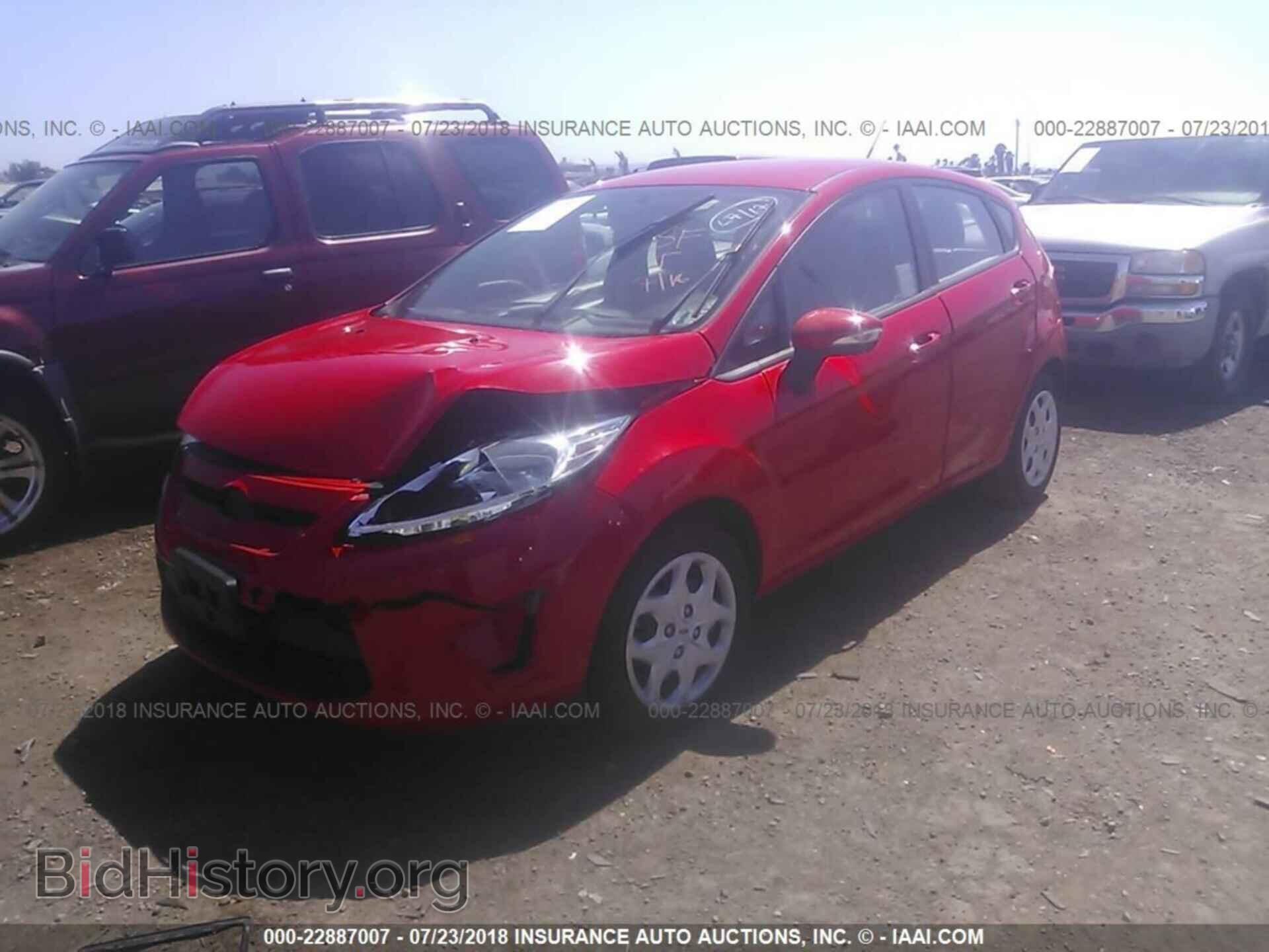 2013 Ford Fiesta - VIN: 3FADP4EJ6DM142030 - Фото 2