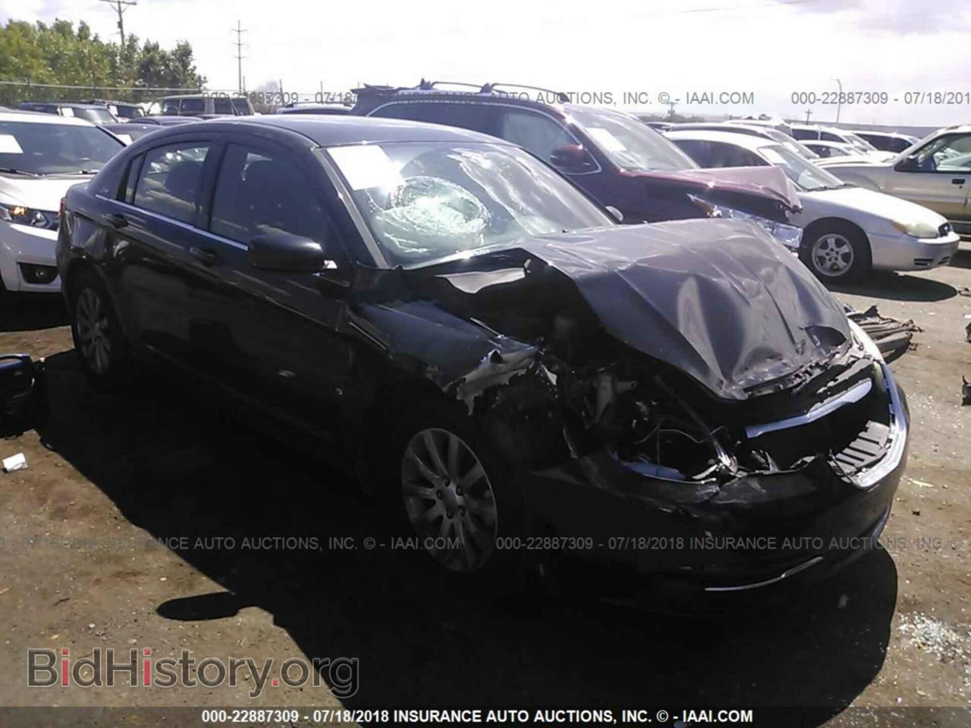 Photo 1C3CCBBG3EN105592 - Chrysler 200 2014