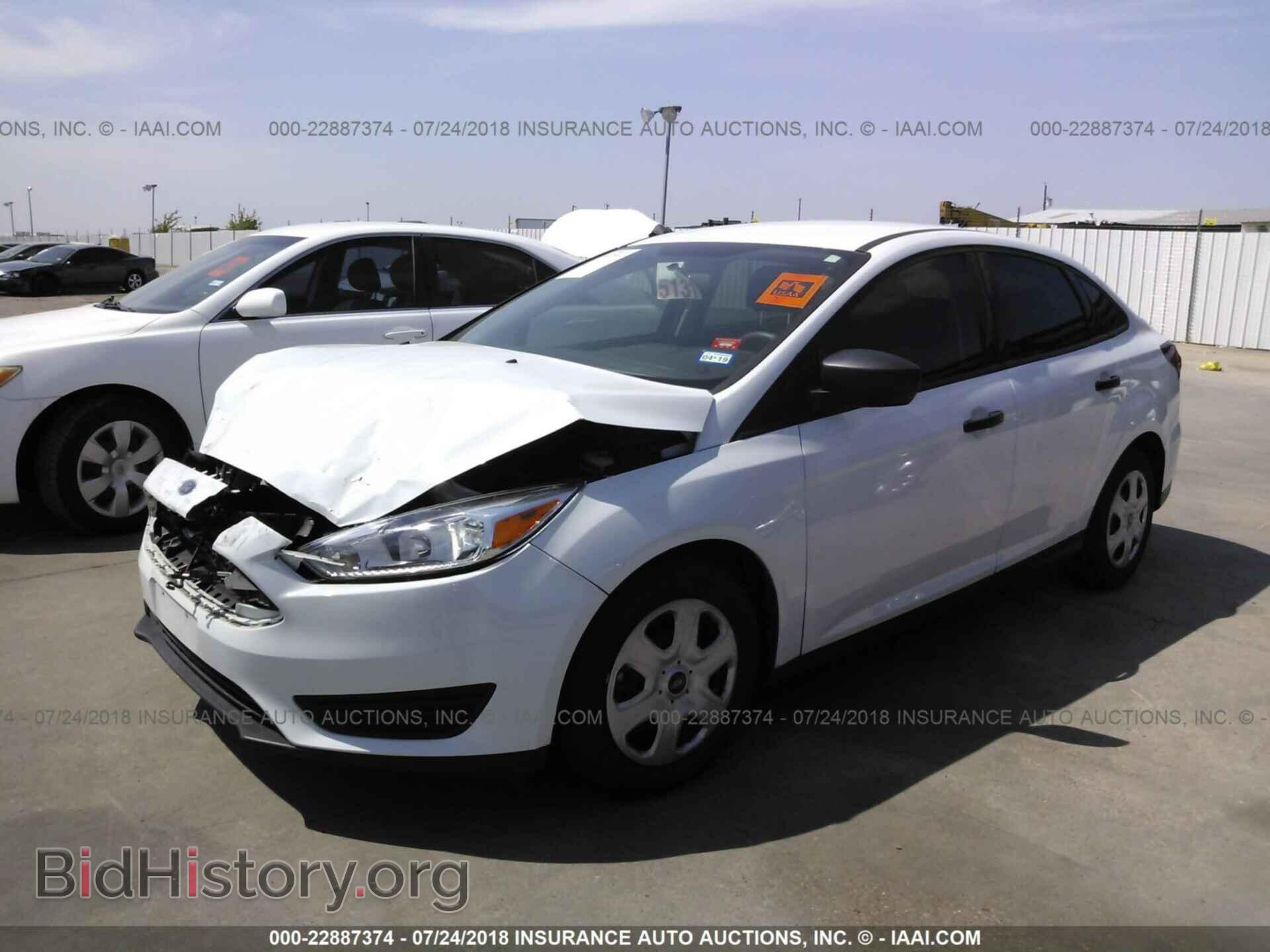 2017 Ford Focus - VIN: 1FADP3E29HL229477 - Photo 2
