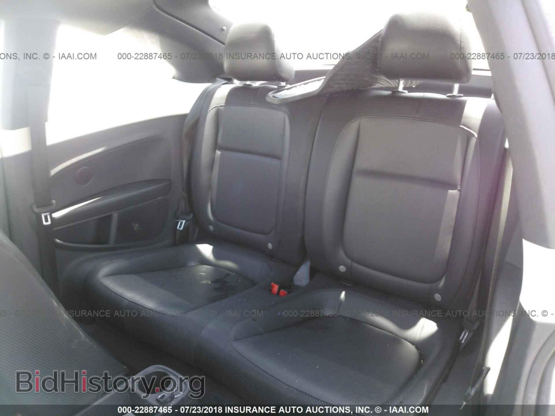 2012 Volkswagen Beetle - VIN: 3VWJP7AT7CM607321 - Фото 8