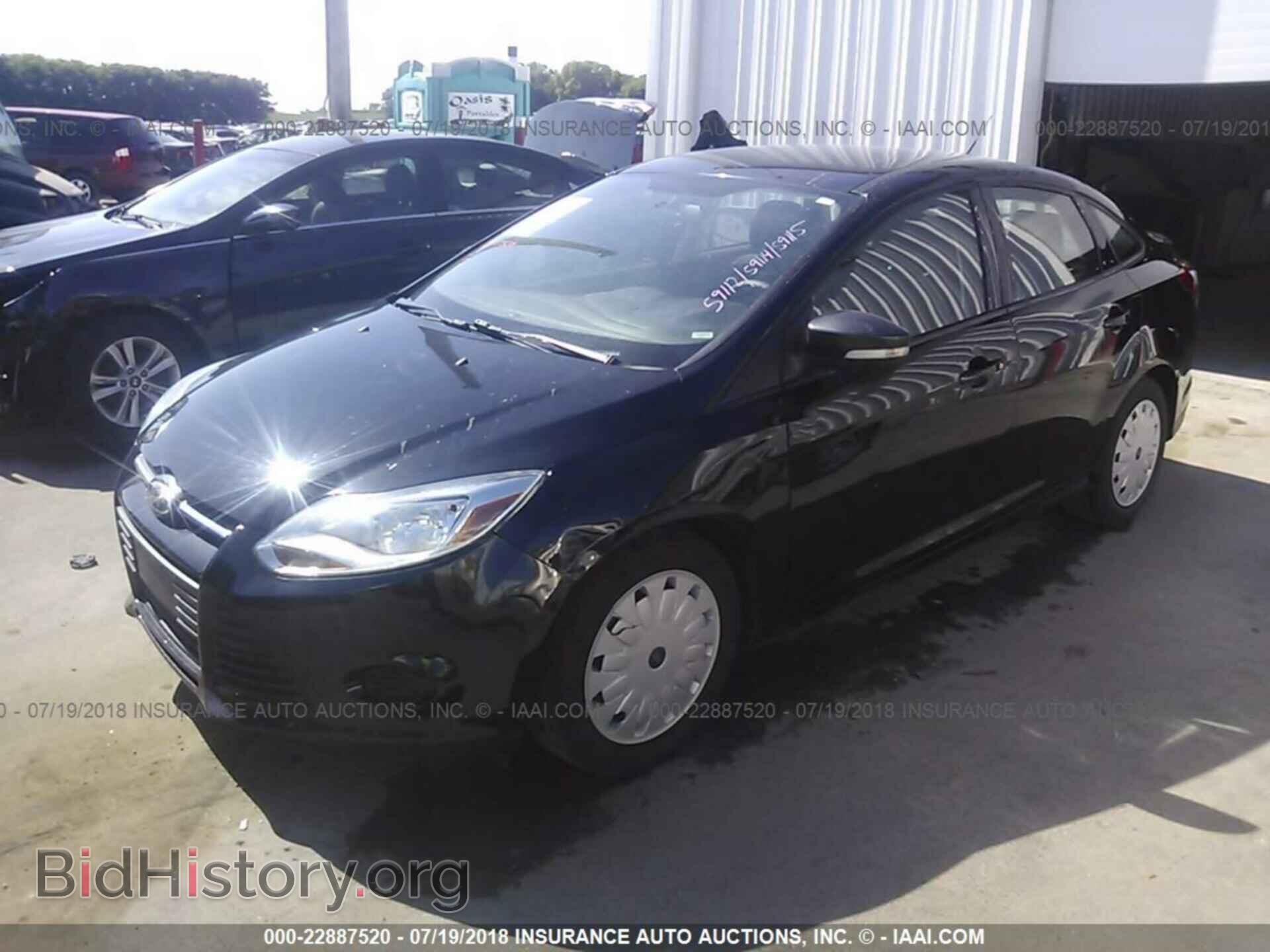 2013 Ford Focus - VIN: 1FADP3F26DL116000 - Photo 2