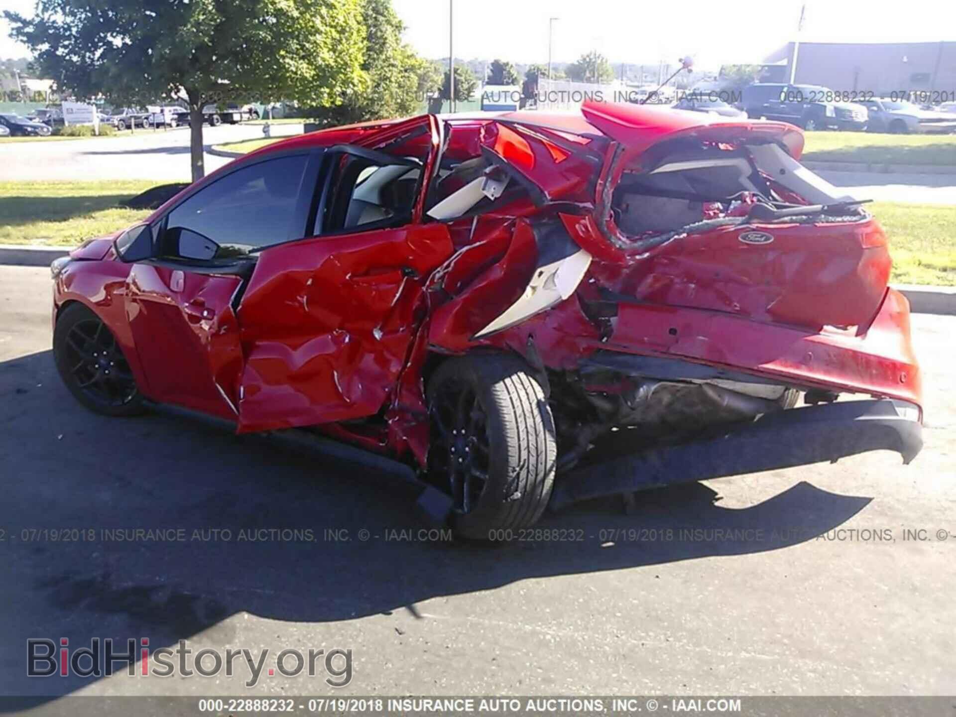 2016 Ford Focus - VIN: 1FADP3K23GL321932 - Photo 3