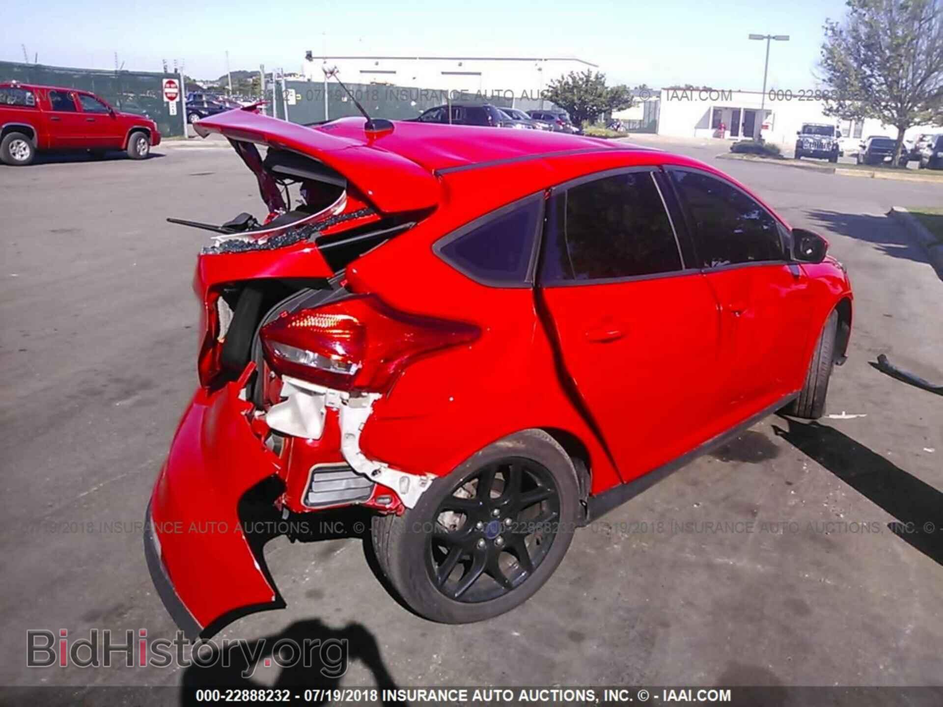 2016 Ford Focus - VIN: 1FADP3K23GL321932 - Photo 4