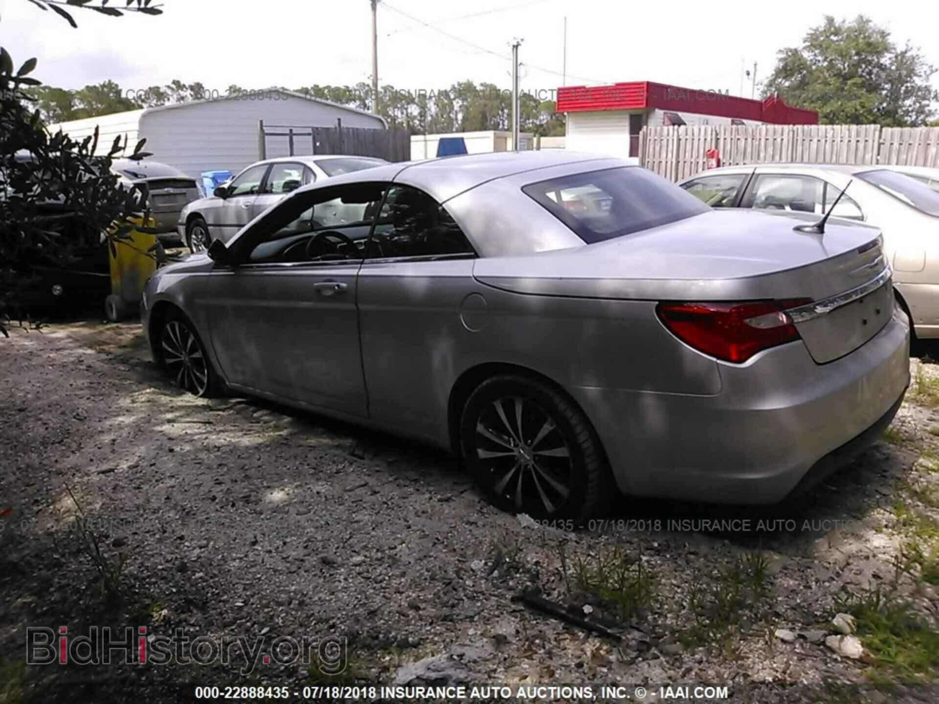 2012 Chrysler 200 - VIN: 1C3BCBGG0CN255581 - Photo 3