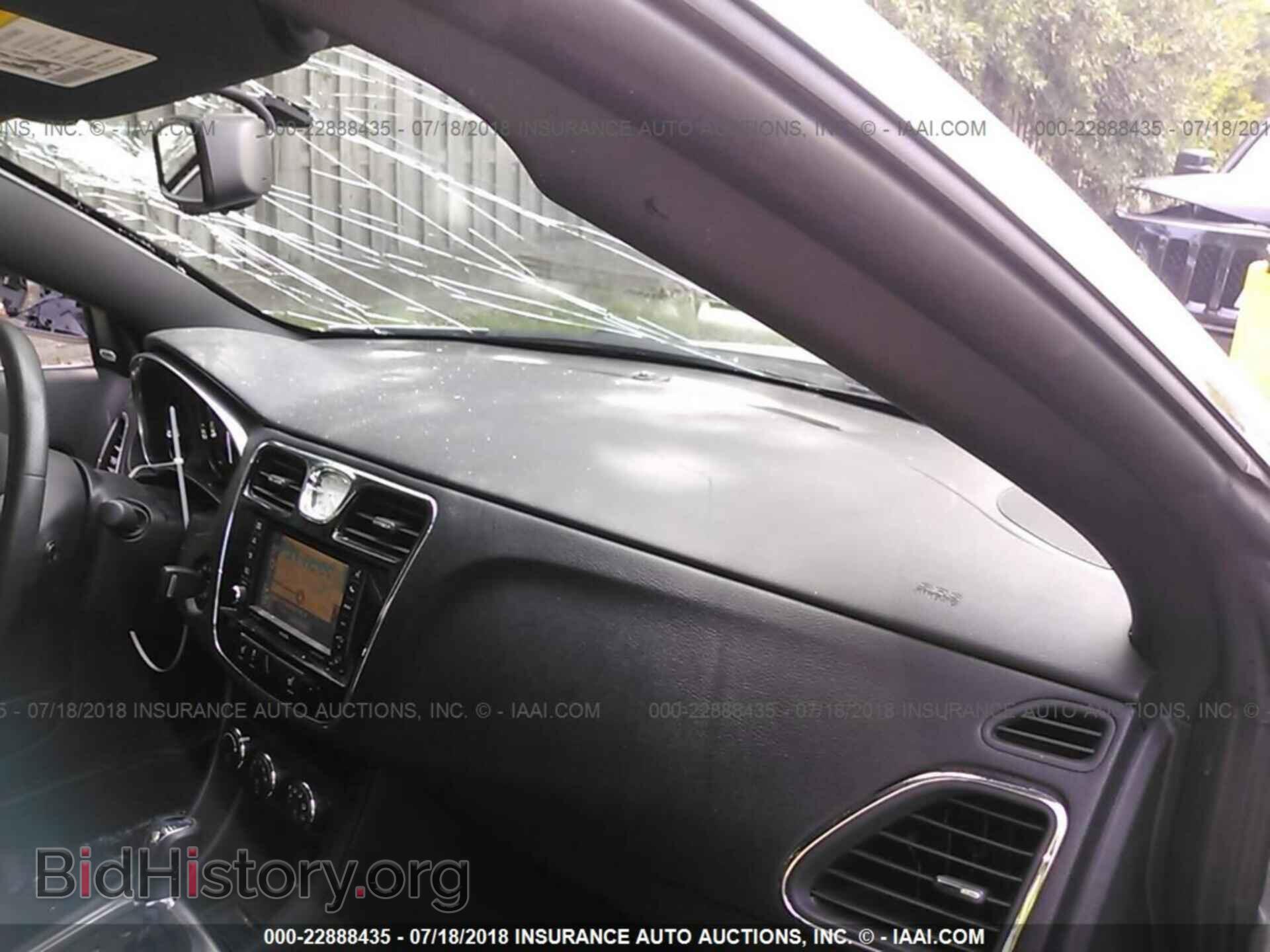 2012 Chrysler 200 - VIN: 1C3BCBGG0CN255581 - Photo 5