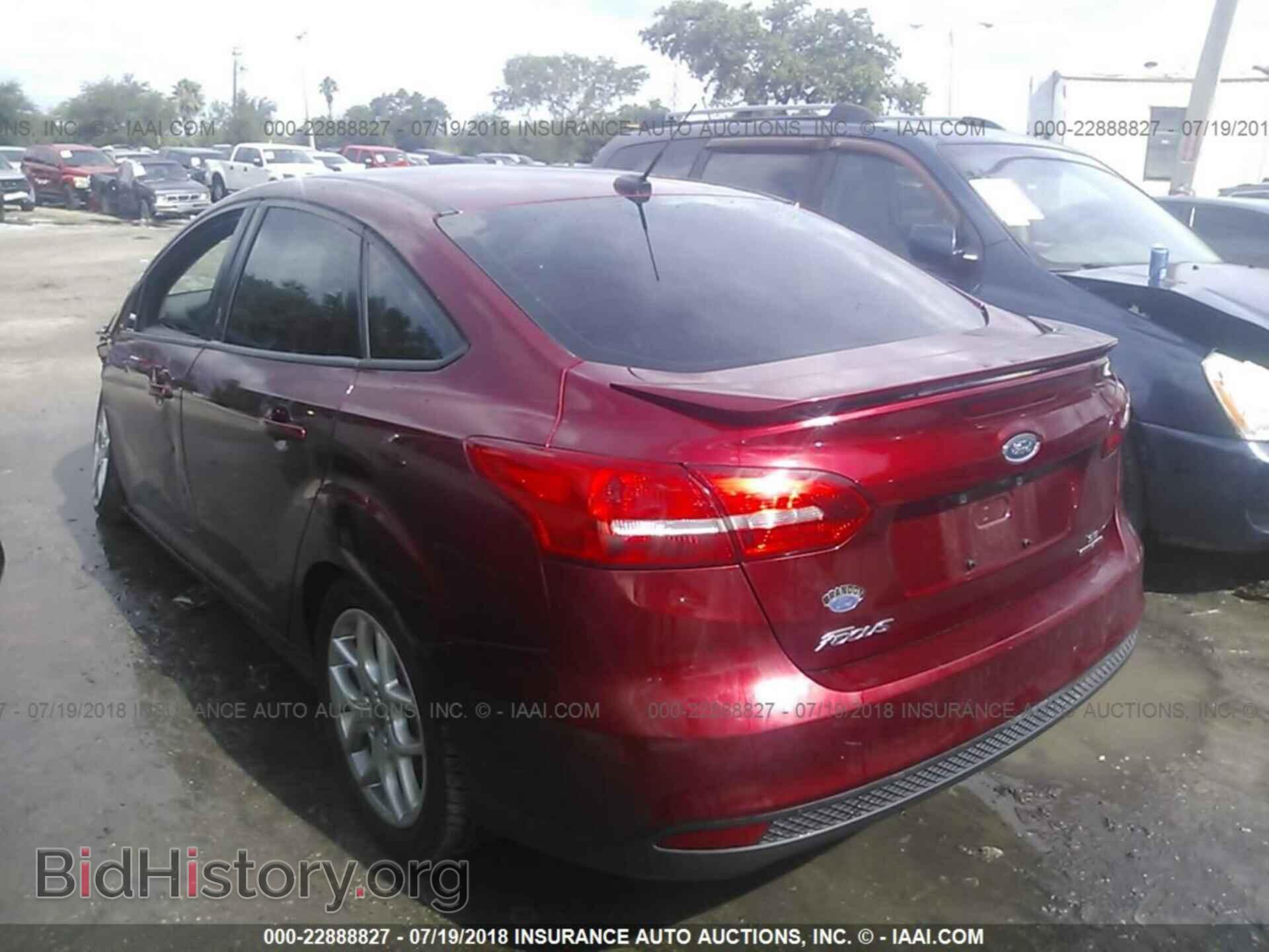 2015 Ford Focus - VIN: 1FADP3F2XFL238829 - Photo 3
