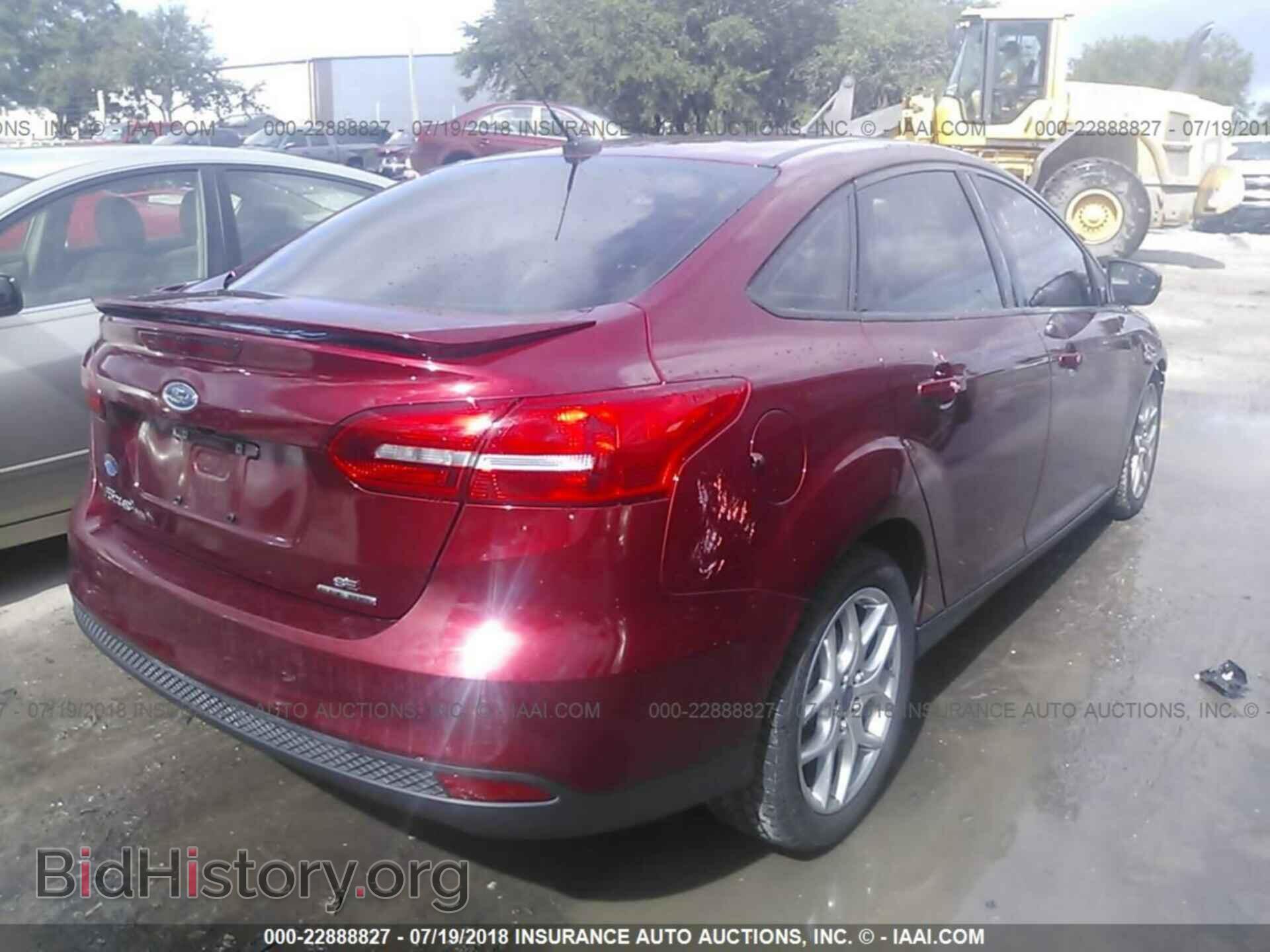 2015 Ford Focus - VIN: 1FADP3F2XFL238829 - Photo 4