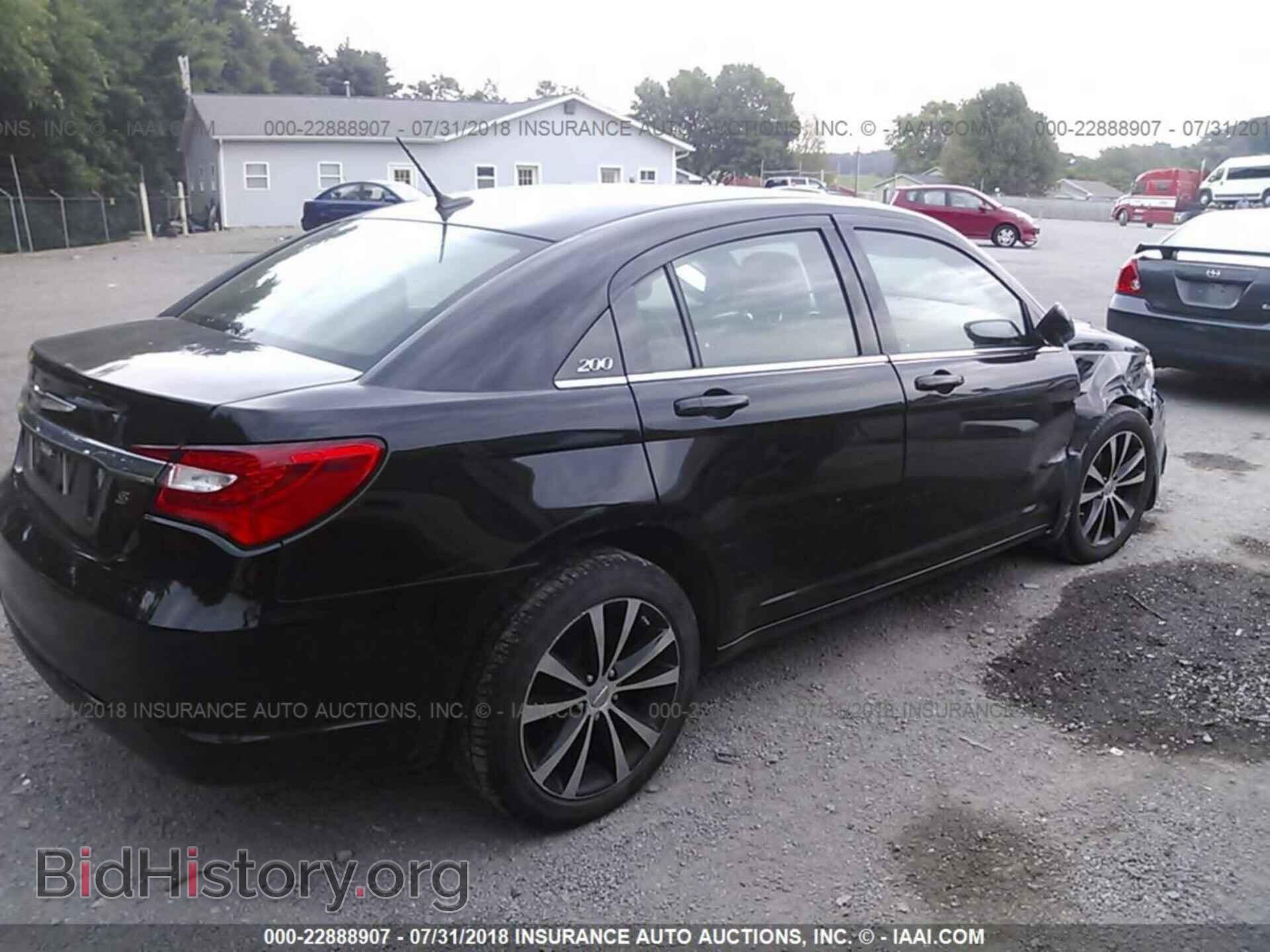 2013 Chrysler 200 - VIN: 1C3CCBCG3DN649751 - Фото 4