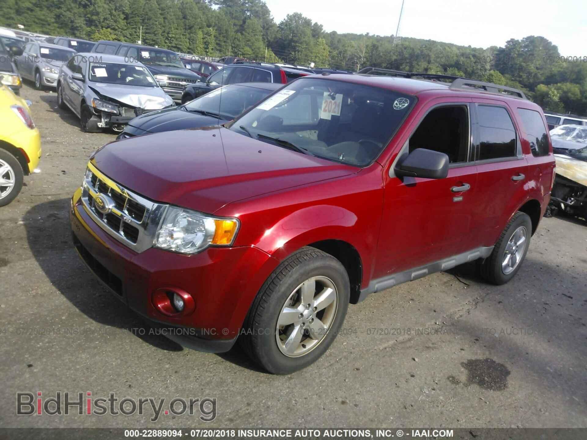 2011 Ford Escape - VIN: 1FMCU0D70BKA72232 - Фото 2