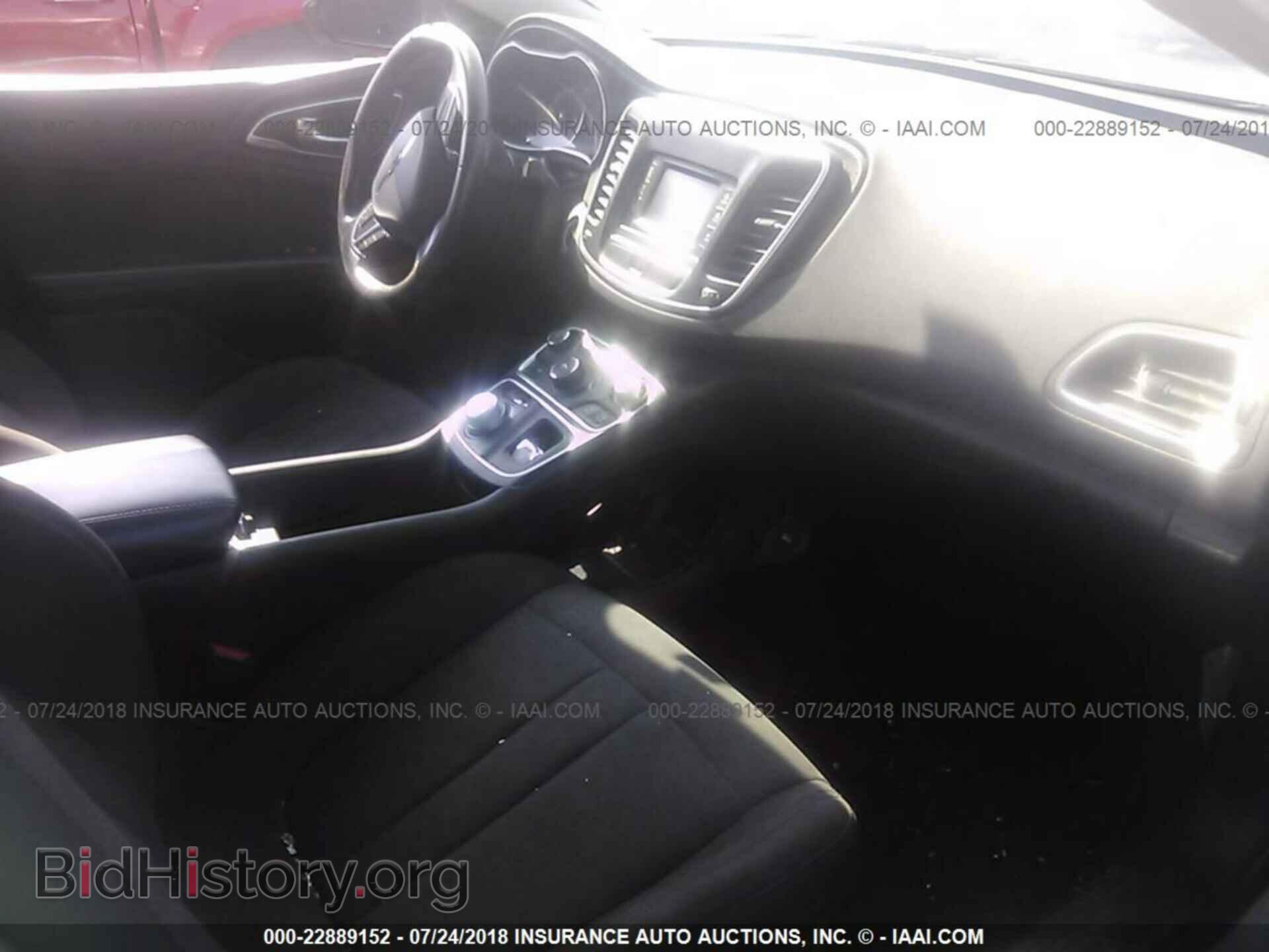 2015 Chrysler 200 - VIN: 1C3CCCAB0FN649609 - Photo 5