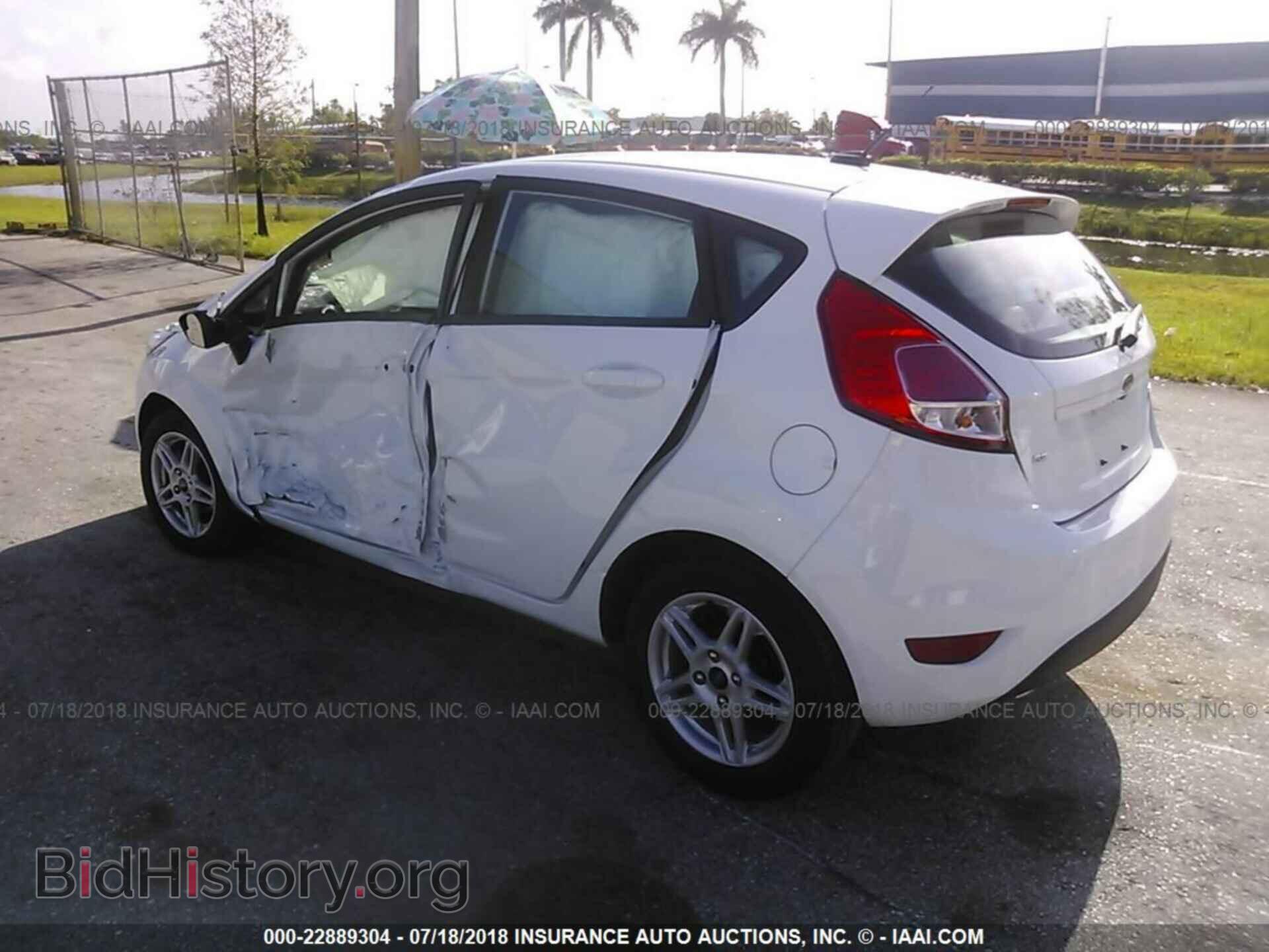 2018 Ford Fiesta - VIN: 3FADP4EJ5JM114568 - Photo 3