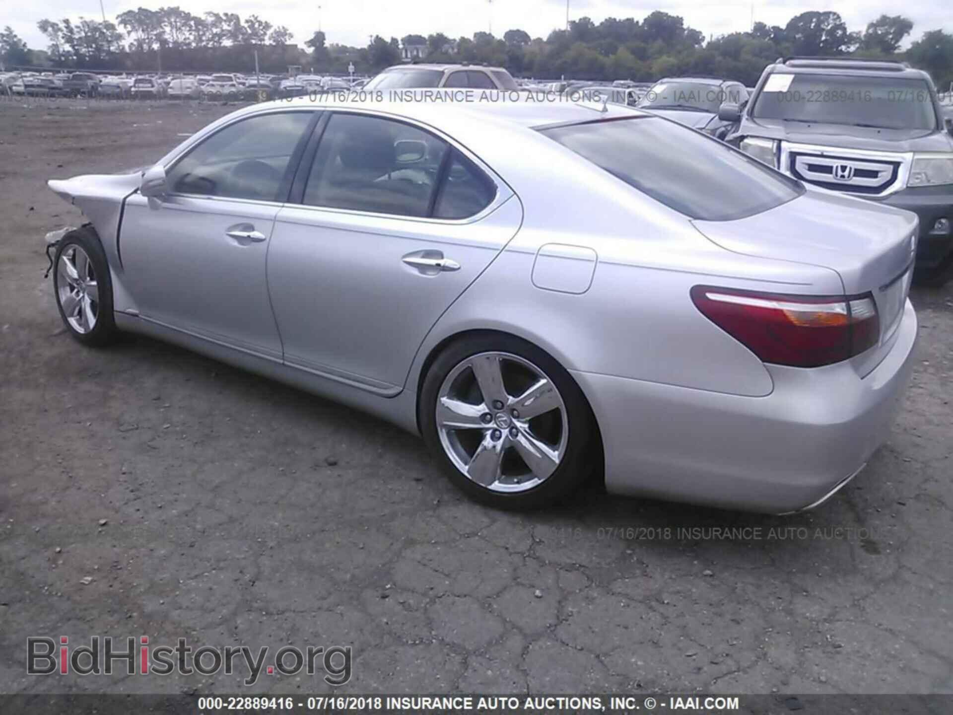 2011 Lexus Ls - VIN: JTHBL5EF1B5103281 - Фото 3
