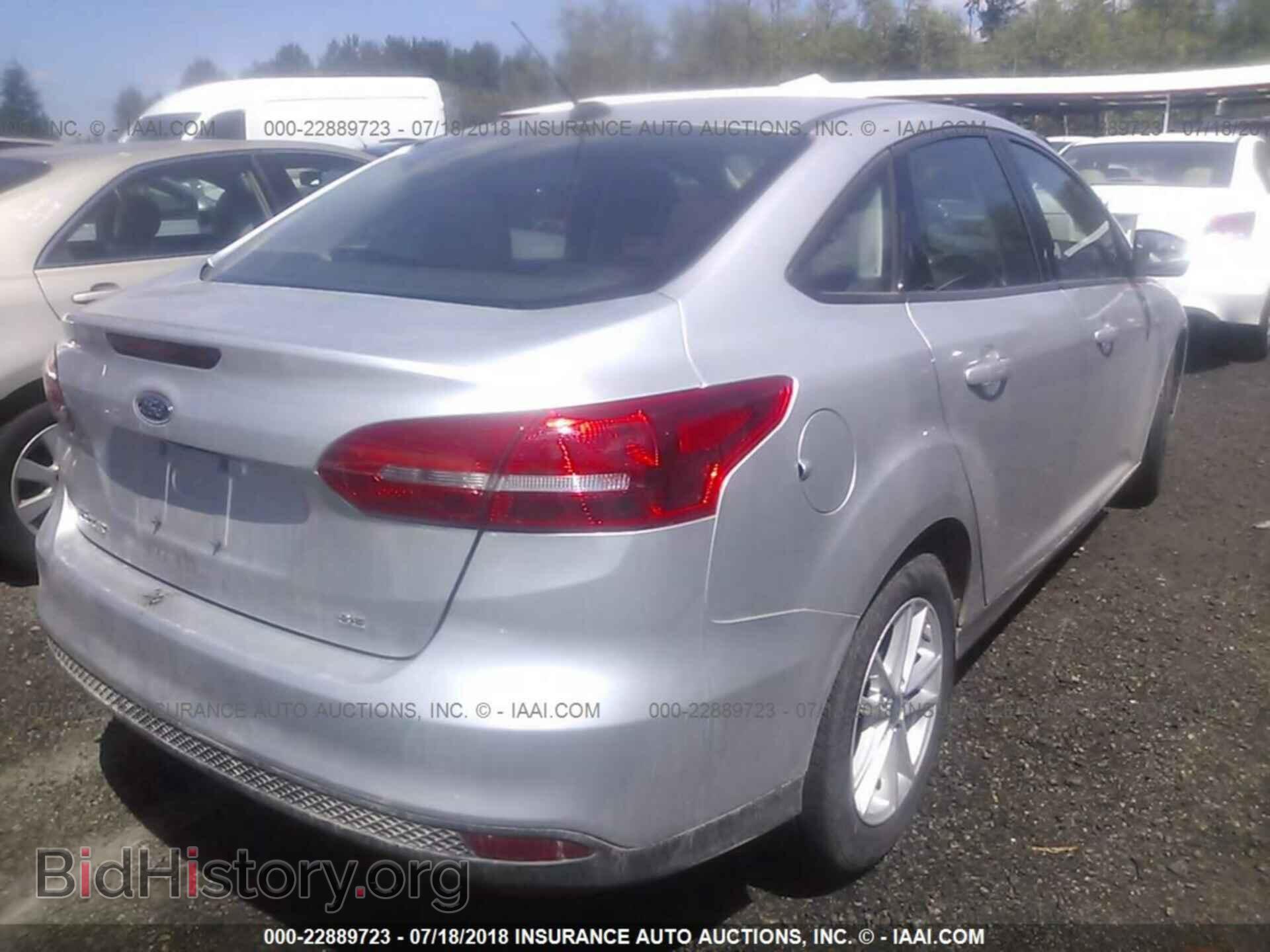 2018 Ford Focus - VIN: 1FADP3F24JL324808 - Фото 4
