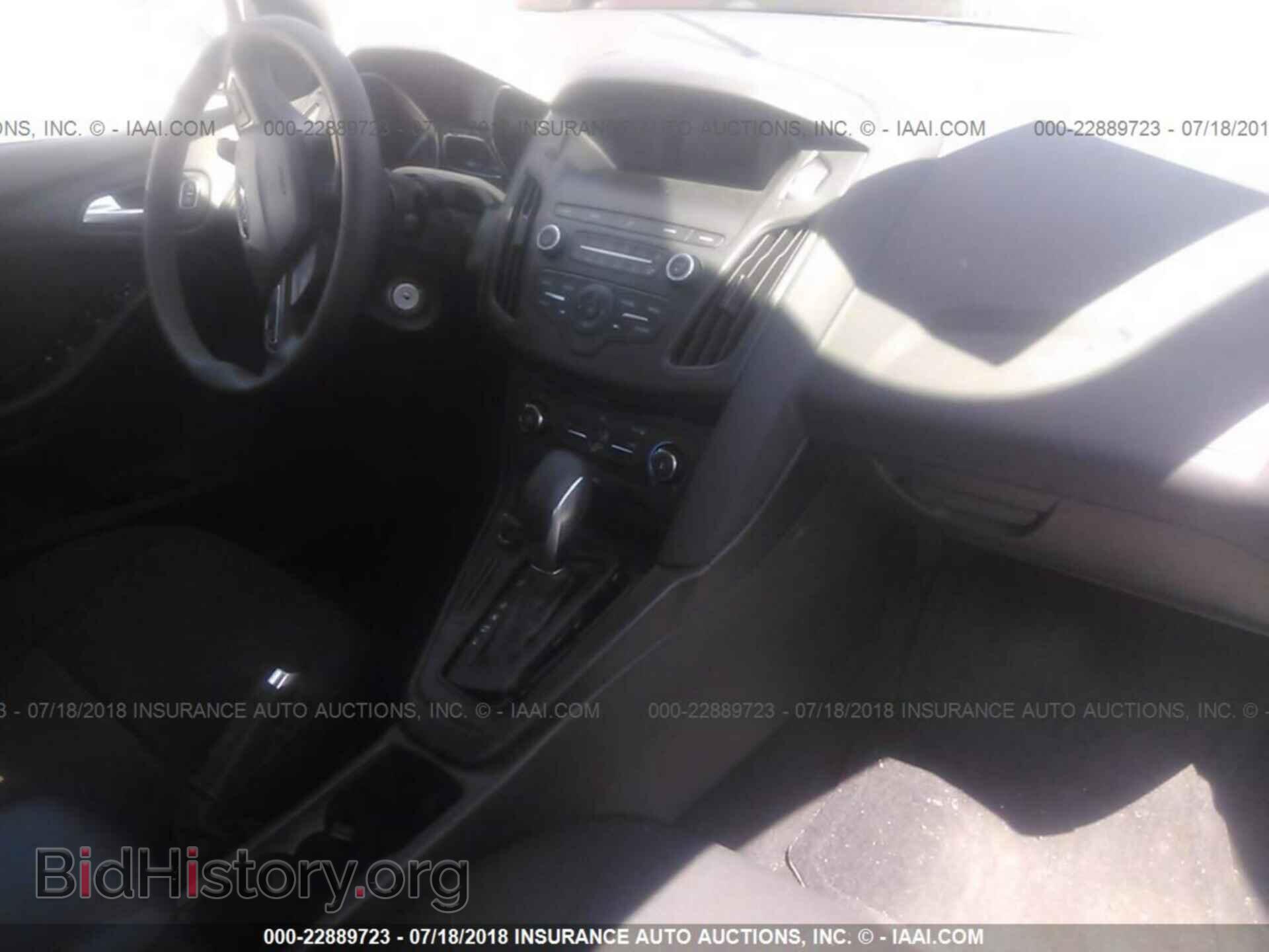2018 Ford Focus - VIN: 1FADP3F24JL324808 - Фото 5