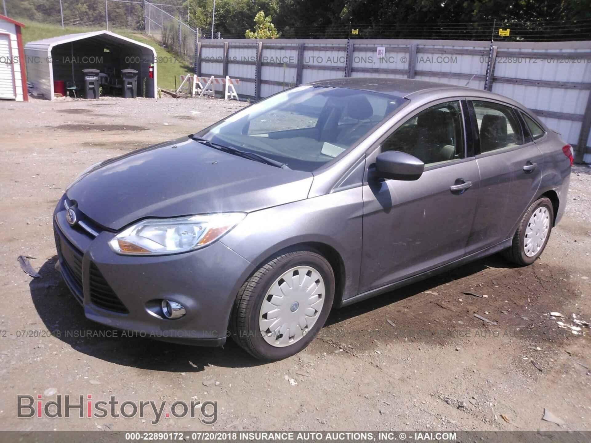 2012 Ford Focus - VIN: 1FAHP3F22CL242662 - Photo 2