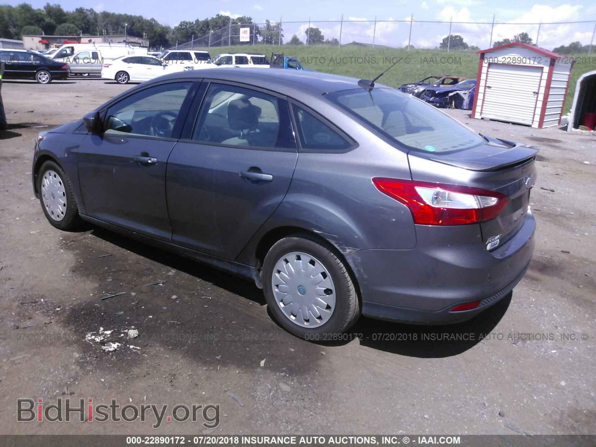 2012 Ford Focus - VIN: 1FAHP3F22CL242662 - Photo 3