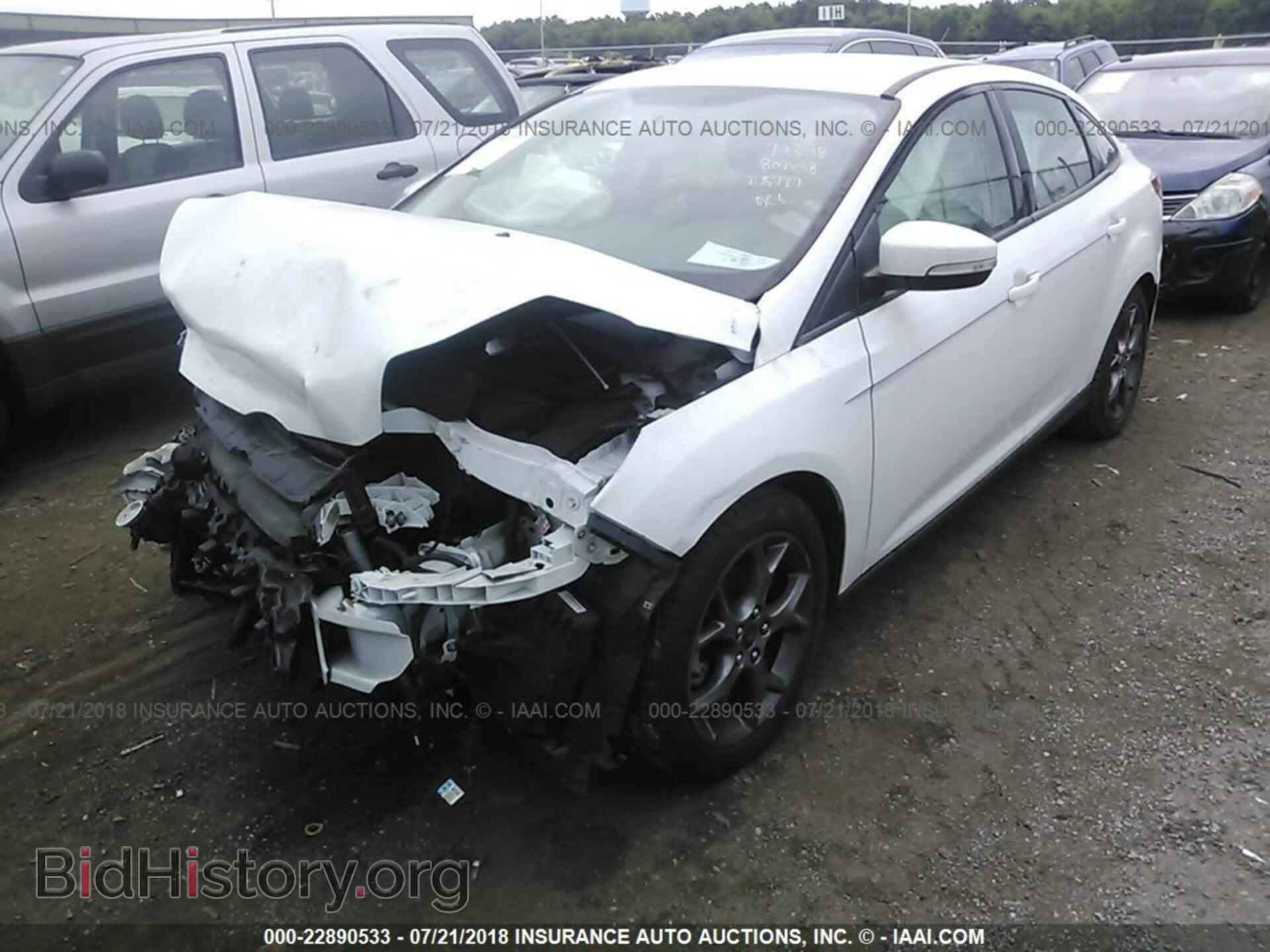 2014 Ford Focus - VIN: 1FADP3F22EL275727 - Фото 2