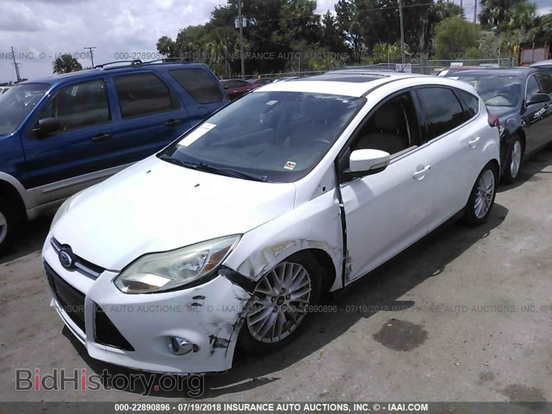 2012 Ford Focus - VIN: 1FAHP3M22CL158005 - Photo 2