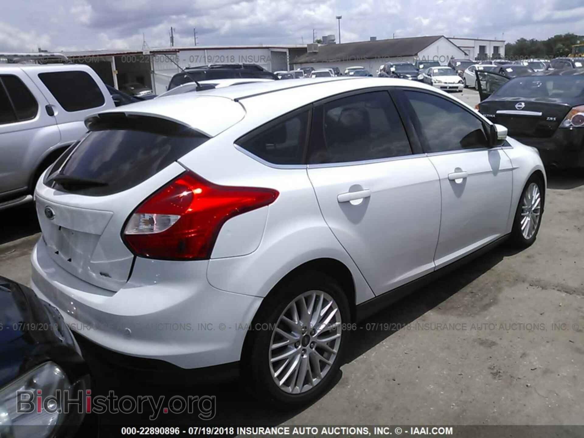 2012 Ford Focus - VIN: 1FAHP3M22CL158005 - Photo 4