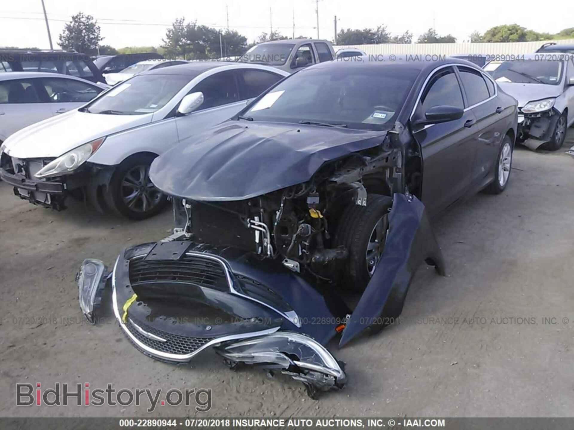 2016 Chrysler 200 - VIN: 1C3CCCAB5GN193804 - Photo 2