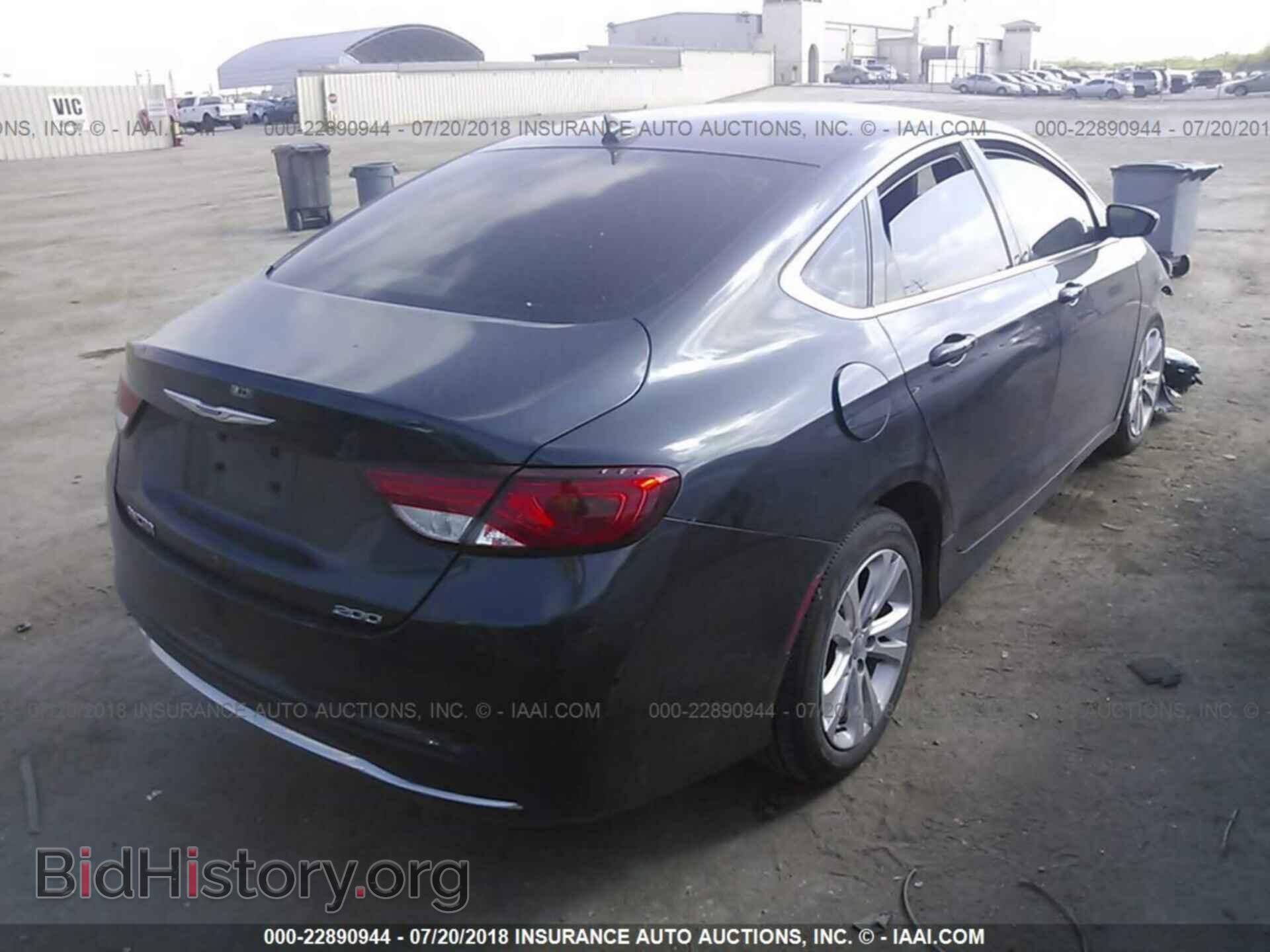 2016 Chrysler 200 - VIN: 1C3CCCAB5GN193804 - Photo 4